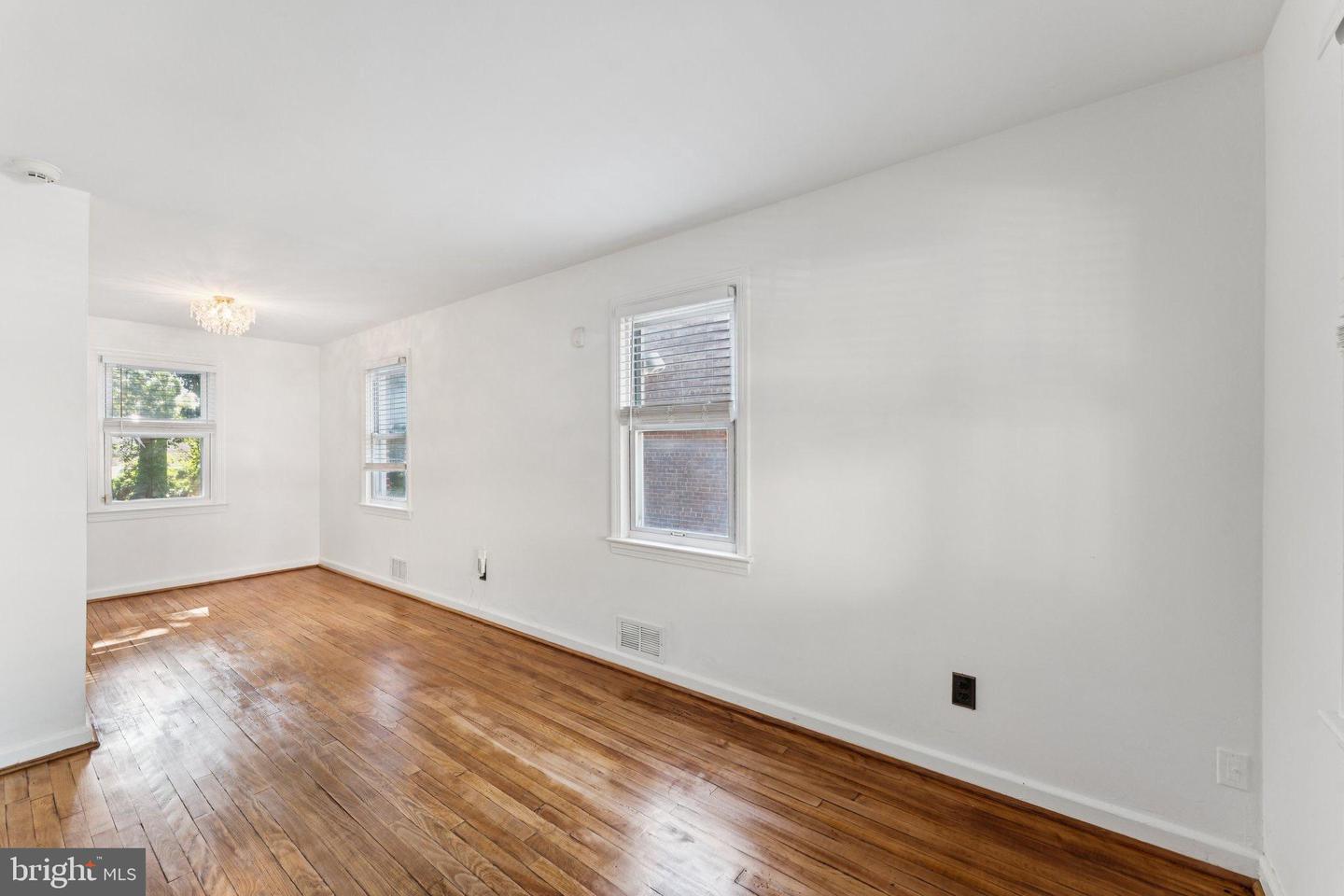 3424 24TH ST SE, WASHINGTON, District Of Columbia 20020, 2 Bedrooms Bedrooms, 3 Rooms Rooms,1 BathroomBathrooms,Residential,For sale,3424 24TH ST SE,DCDC2226278 MLS # DCDC2226278