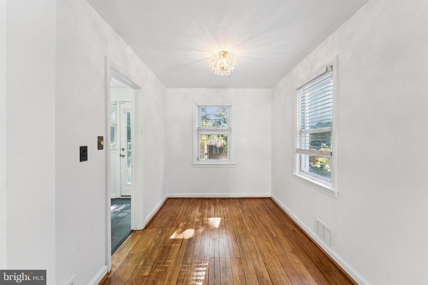 3424 24TH ST SE, WASHINGTON, District Of Columbia 20020, 2 Bedrooms Bedrooms, 3 Rooms Rooms,1 BathroomBathrooms,Residential,For sale,3424 24TH ST SE,DCDC2226278 MLS # DCDC2226278