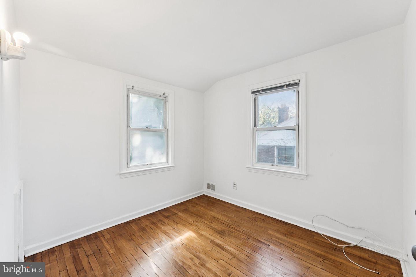 3424 24TH ST SE, WASHINGTON, District Of Columbia 20020, 2 Bedrooms Bedrooms, 3 Rooms Rooms,1 BathroomBathrooms,Residential,For sale,3424 24TH ST SE,DCDC2226278 MLS # DCDC2226278