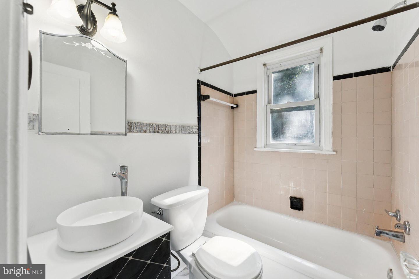 3424 24TH ST SE, WASHINGTON, District Of Columbia 20020, 2 Bedrooms Bedrooms, 3 Rooms Rooms,1 BathroomBathrooms,Residential,For sale,3424 24TH ST SE,DCDC2226278 MLS # DCDC2226278