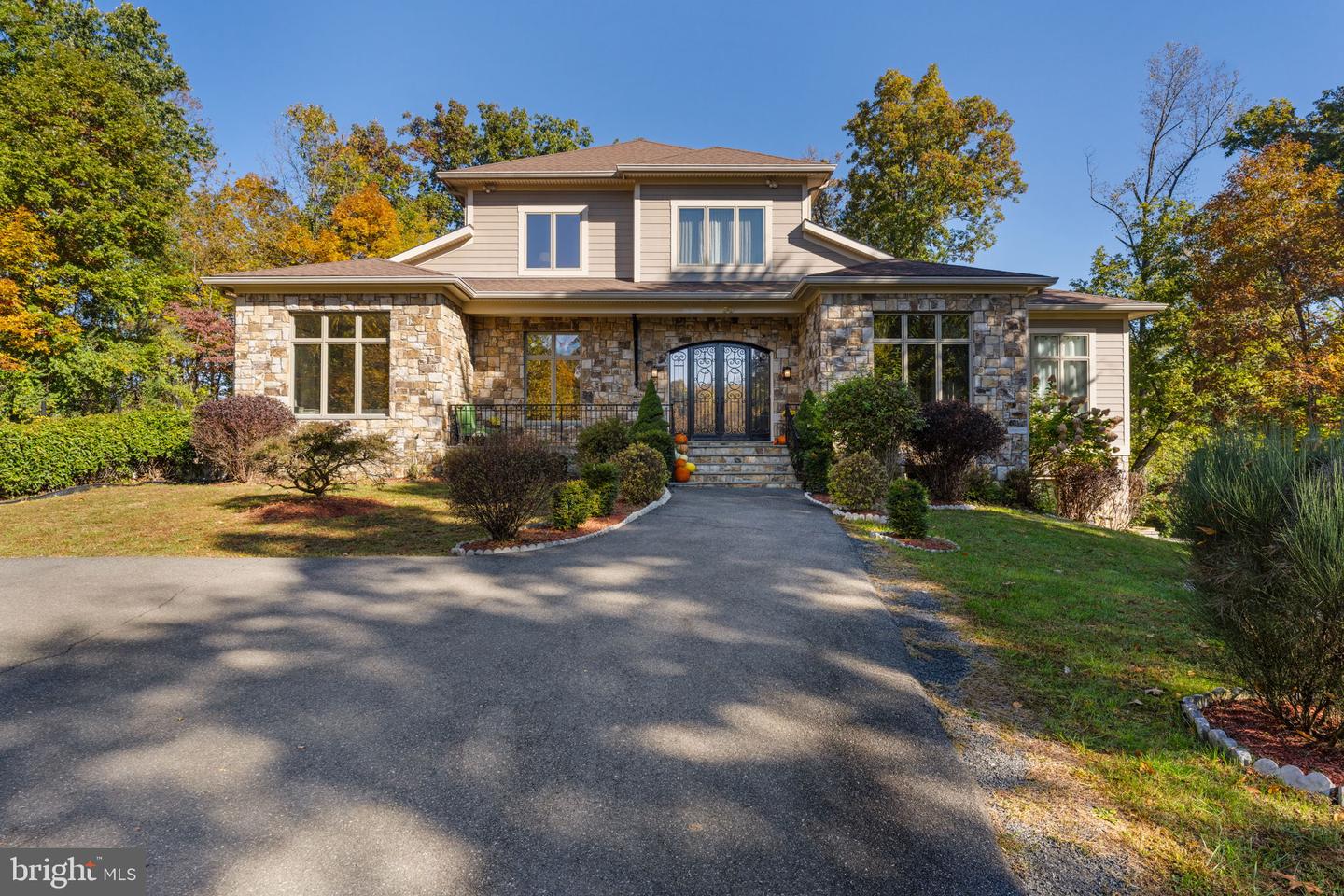 35162 NOTRE DAME LN, MIDDLEBURG, Virginia 20117, 4 Bedrooms Bedrooms, 12 Rooms Rooms,3 BathroomsBathrooms,Residential,For sale,35162 NOTRE DAME LN,VALO2108538 MLS # VALO2108538