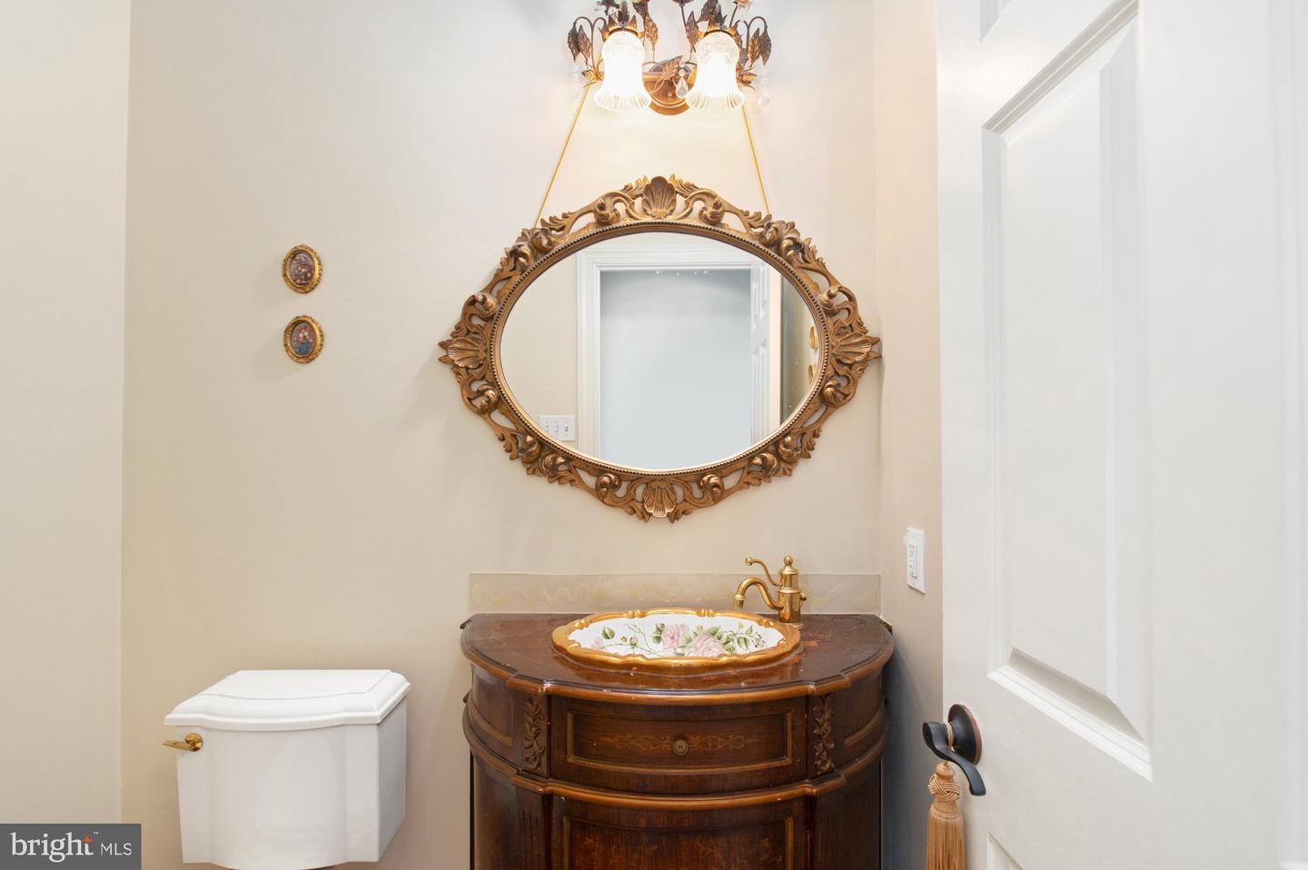35162 NOTRE DAME LN, MIDDLEBURG, Virginia 20117, 4 Bedrooms Bedrooms, 12 Rooms Rooms,3 BathroomsBathrooms,Residential,For sale,35162 NOTRE DAME LN,VALO2108538 MLS # VALO2108538