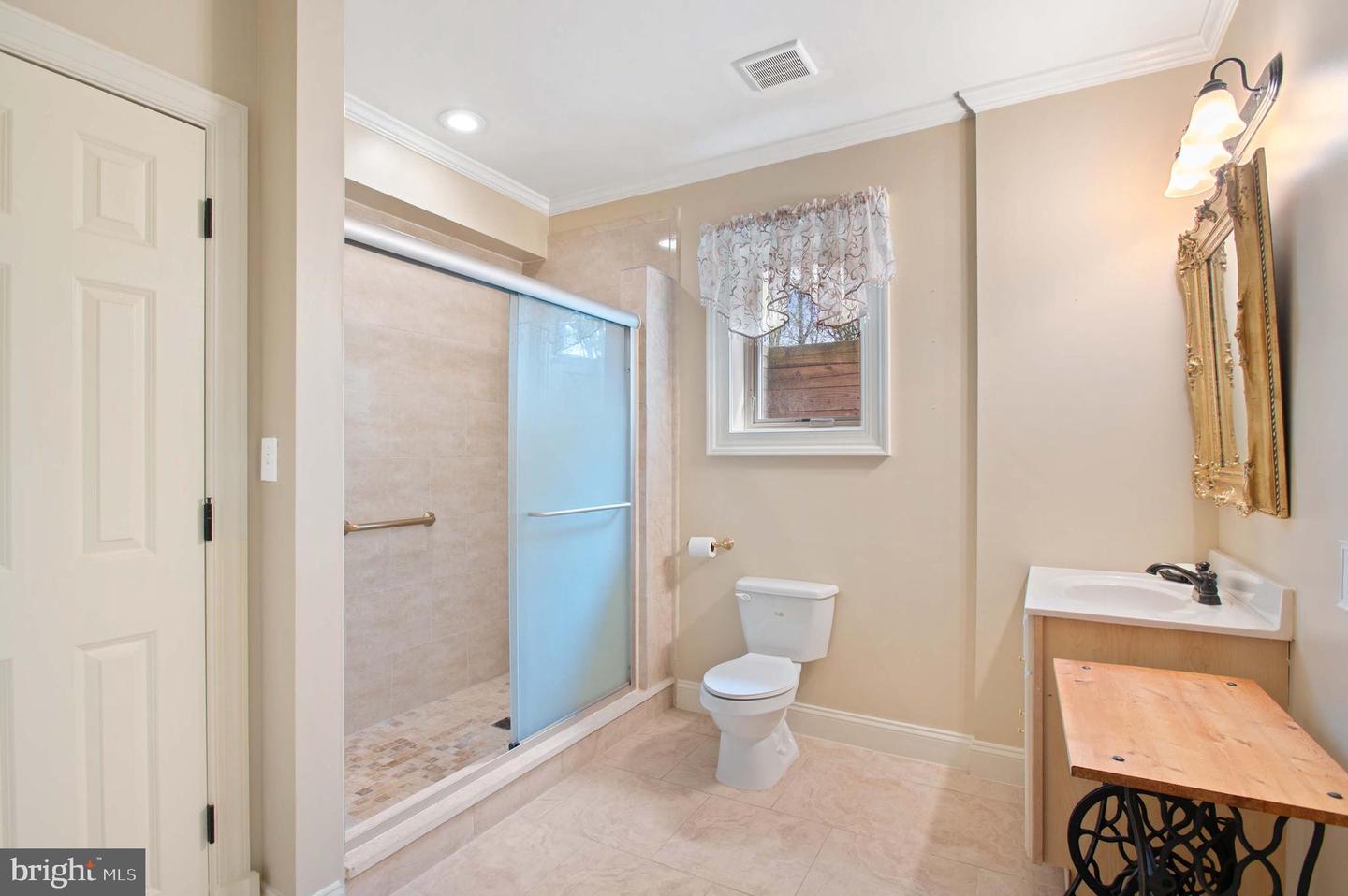 35162 NOTRE DAME LN, MIDDLEBURG, Virginia 20117, 4 Bedrooms Bedrooms, 12 Rooms Rooms,3 BathroomsBathrooms,Residential,For sale,35162 NOTRE DAME LN,VALO2108538 MLS # VALO2108538