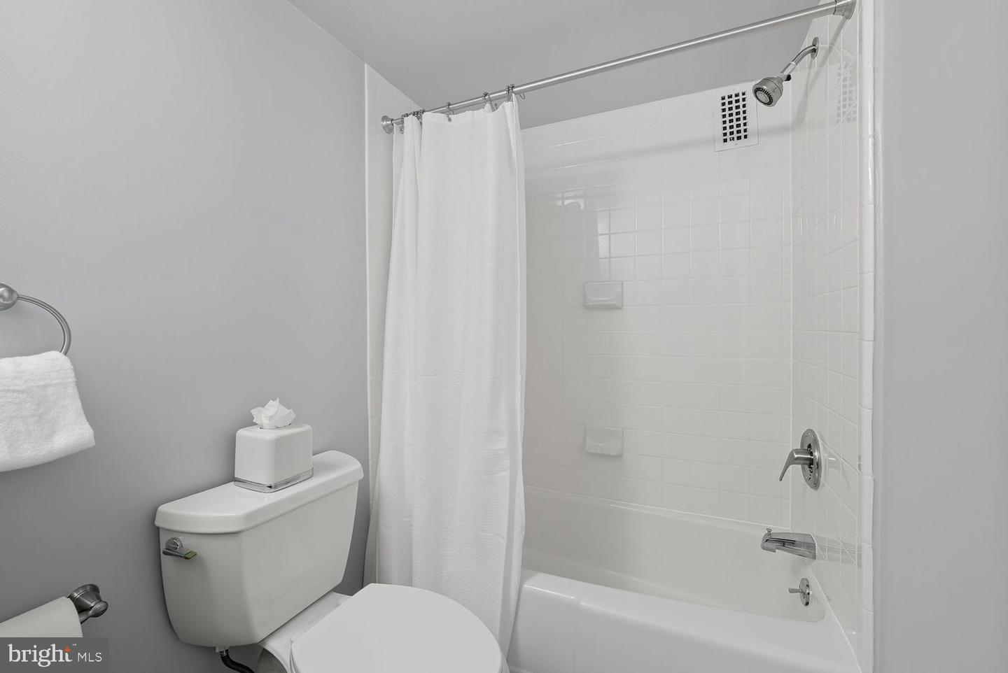 3001 VEAZEY TER NW #726, WASHINGTON, District Of Columbia 20008, 2 Bedrooms Bedrooms, ,2 BathroomsBathrooms,Residential,For sale,3001 VEAZEY TER NW #726,DCDC2226316 MLS # DCDC2226316