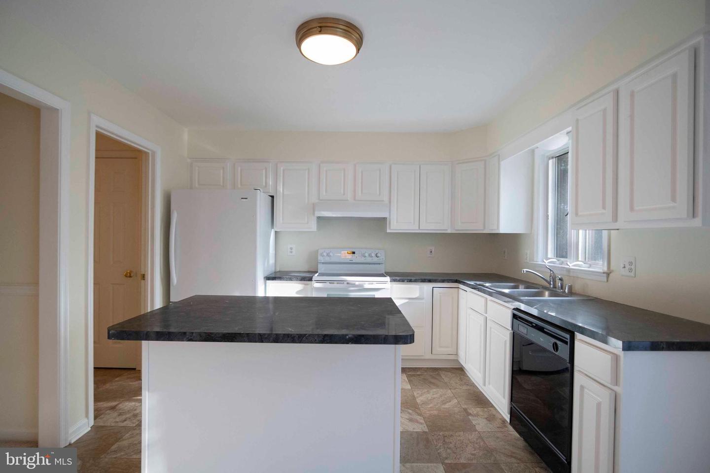 2335 WILDWOOD CIR, AMISSVILLE, Virginia 20106, 3 Bedrooms Bedrooms, ,2 BathroomsBathrooms,Residential,For sale,2335 WILDWOOD CIR,VACU2011772 MLS # VACU2011772