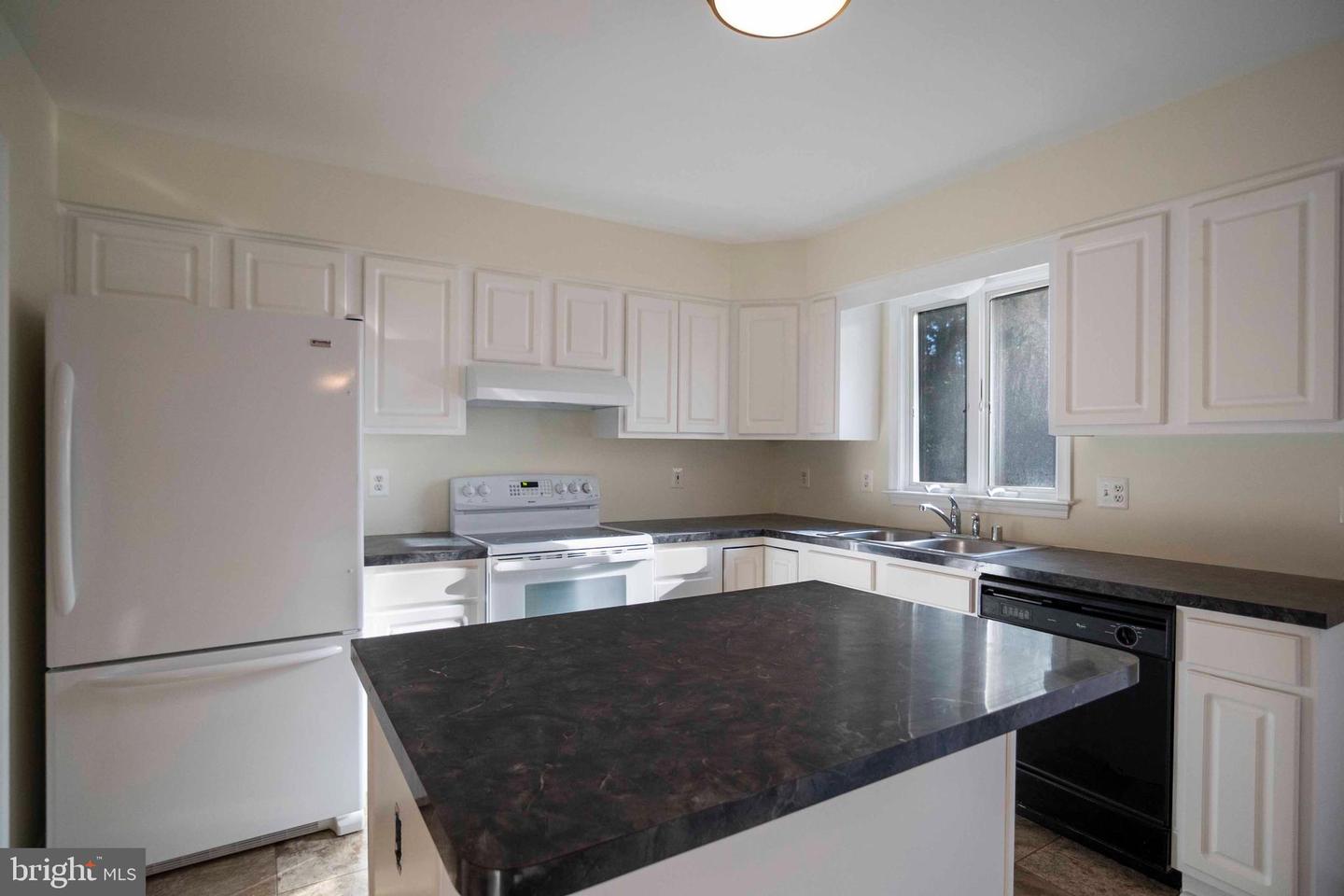 2335 WILDWOOD CIR, AMISSVILLE, Virginia 20106, 3 Bedrooms Bedrooms, ,2 BathroomsBathrooms,Residential,For sale,2335 WILDWOOD CIR,VACU2011772 MLS # VACU2011772