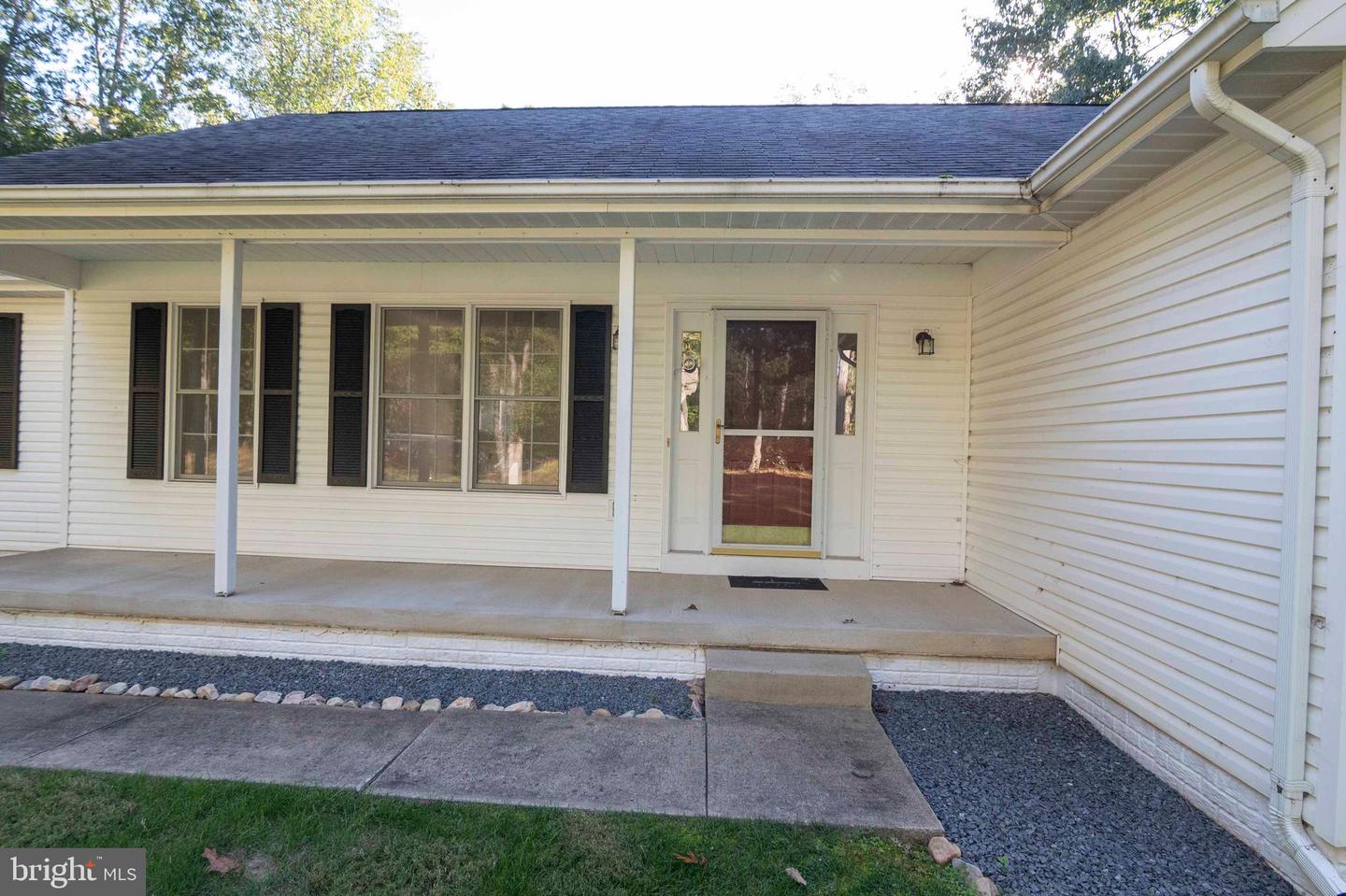 2335 WILDWOOD CIR, AMISSVILLE, Virginia 20106, 3 Bedrooms Bedrooms, ,2 BathroomsBathrooms,Residential,For sale,2335 WILDWOOD CIR,VACU2011772 MLS # VACU2011772