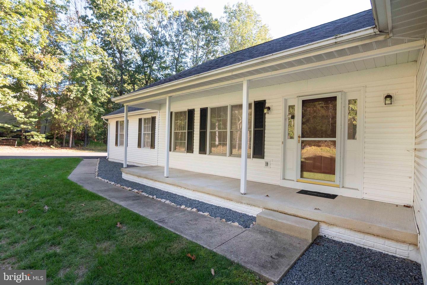 2335 WILDWOOD CIR, AMISSVILLE, Virginia 20106, 3 Bedrooms Bedrooms, ,2 BathroomsBathrooms,Residential,For sale,2335 WILDWOOD CIR,VACU2011772 MLS # VACU2011772
