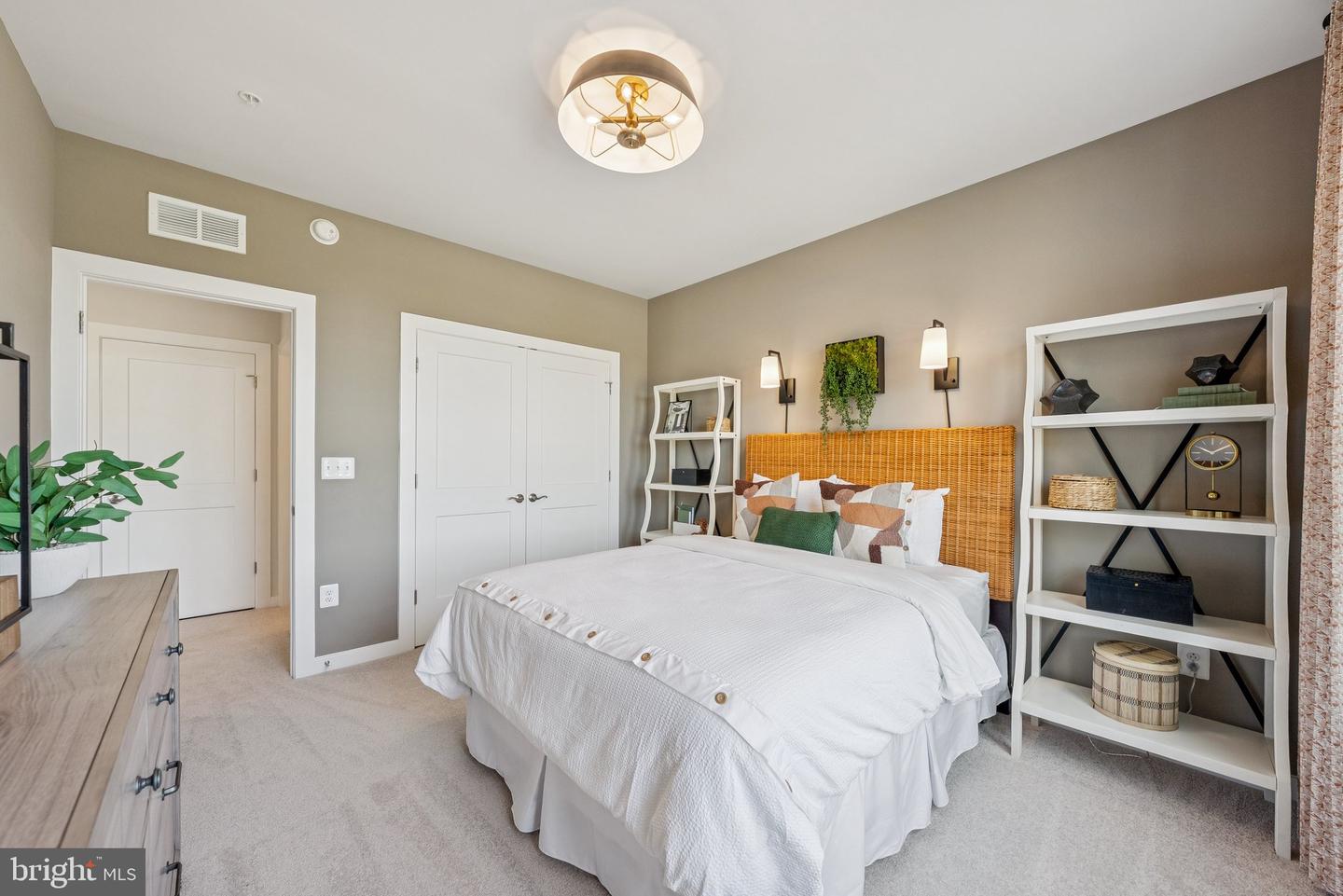 8641 LOVELACE ST, MANASSAS, Virginia 20109, 2 Bedrooms Bedrooms, ,2 BathroomsBathrooms,Residential,For sale,8641 LOVELACE ST,VAPW2105762 MLS # VAPW2105762