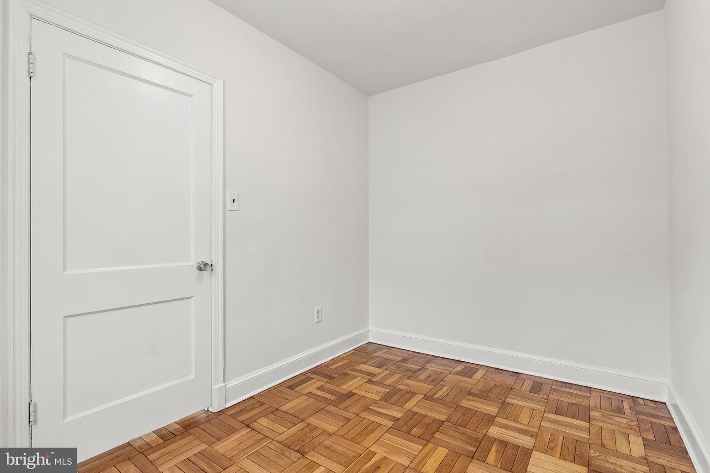 4491 MACARTHUR BLVD NW #303, WASHINGTON, District Of Columbia 20007, 2 Bedrooms Bedrooms, ,1 BathroomBathrooms,Residential,For sale,4491 MACARTHUR BLVD NW #303,DCDC2226424 MLS # DCDC2226424
