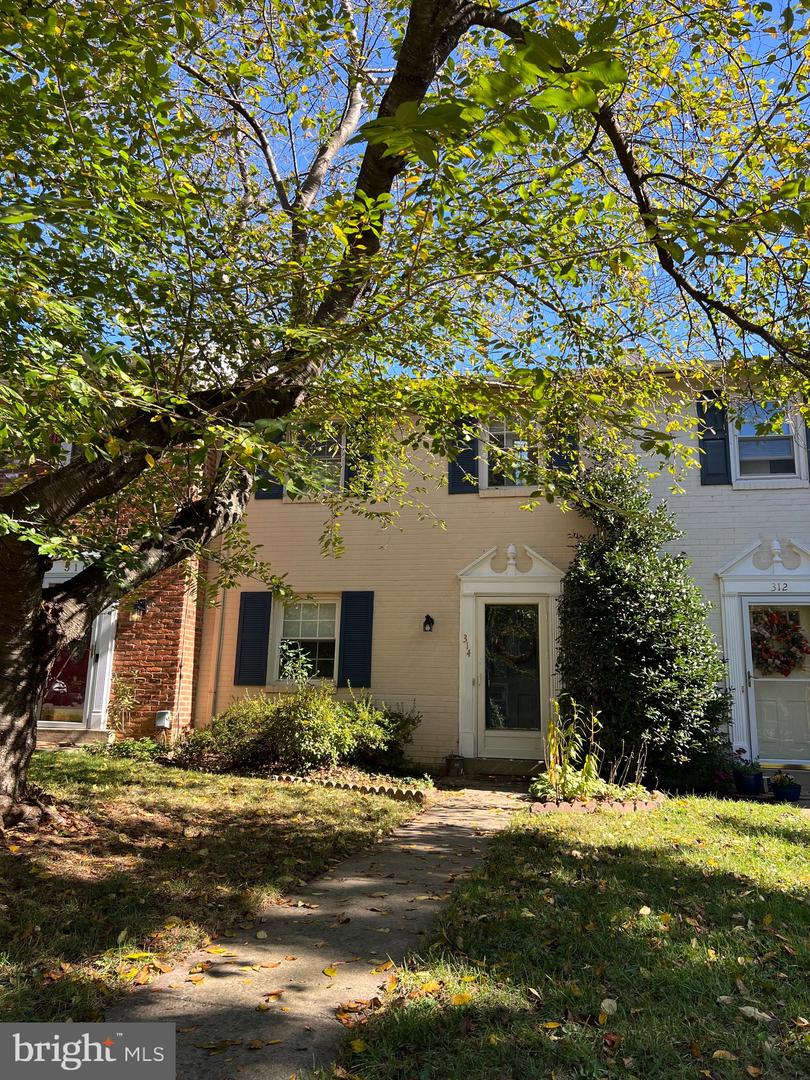 314 ROCK SPRING DR SW, LEESBURG, Virginia 20175, 2 Bedrooms Bedrooms, ,1 BathroomBathrooms,Residential,For sale,314 ROCK SPRING DR SW,VALO2108596 MLS # VALO2108596