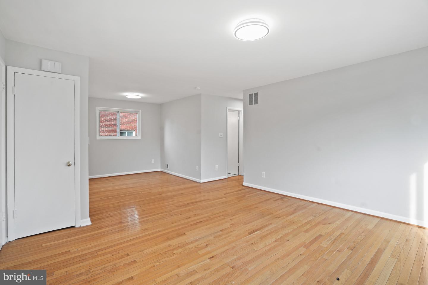 1138 N STAFFORD ST, ARLINGTON, Virginia 22201, 6 Bedrooms Bedrooms, ,3 BathroomsBathrooms,Residential,For sale,1138 N STAFFORD ST,VAAR2064788 MLS # VAAR2064788