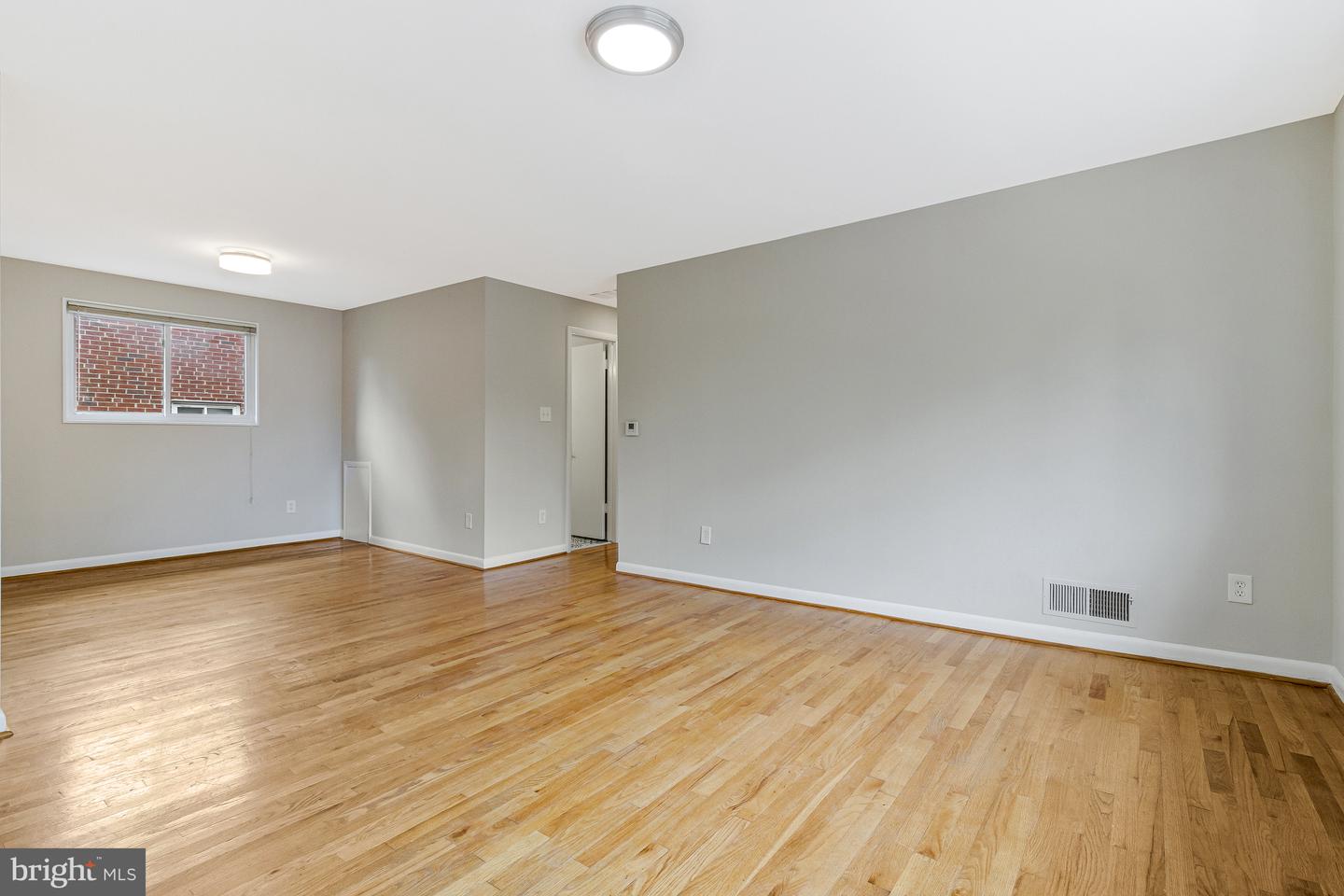 1138 N STAFFORD ST, ARLINGTON, Virginia 22201, 6 Bedrooms Bedrooms, ,3 BathroomsBathrooms,Residential,For sale,1138 N STAFFORD ST,VAAR2064788 MLS # VAAR2064788