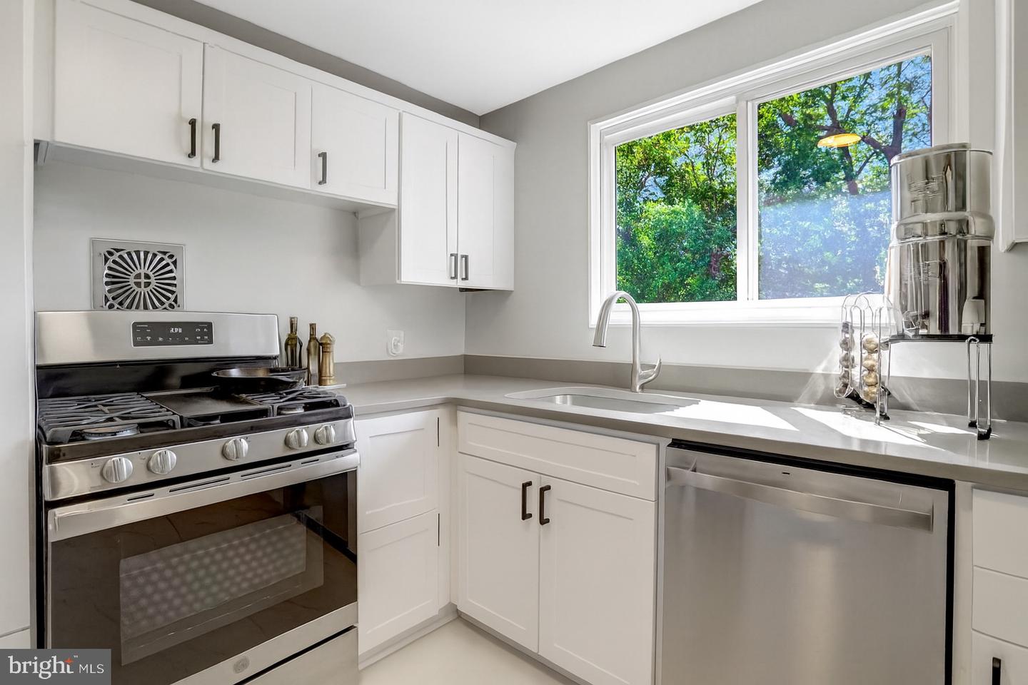 1138 N STAFFORD ST, ARLINGTON, Virginia 22201, 6 Bedrooms Bedrooms, ,3 BathroomsBathrooms,Residential,For sale,1138 N STAFFORD ST,VAAR2064788 MLS # VAAR2064788