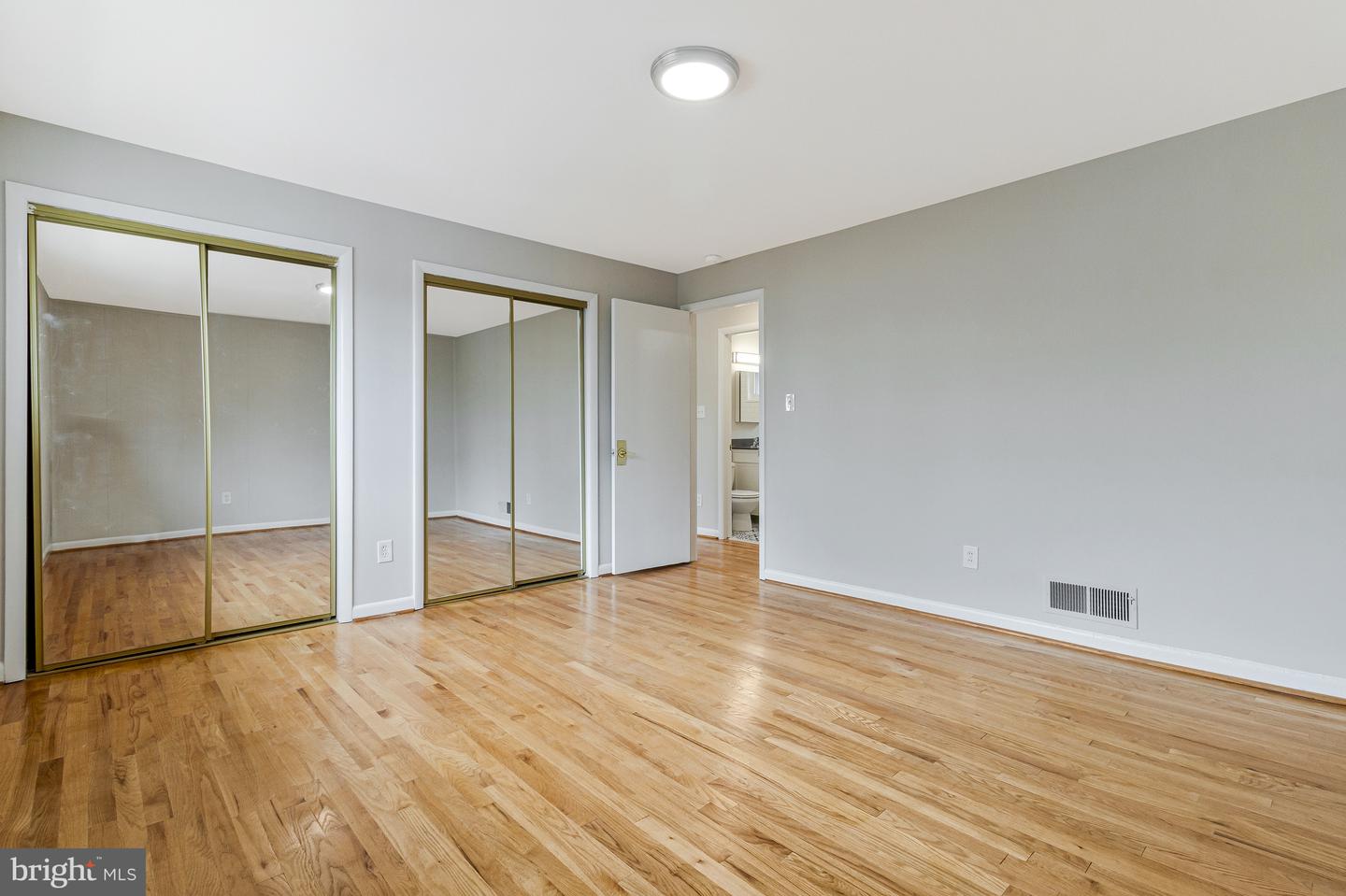 1138 N STAFFORD ST, ARLINGTON, Virginia 22201, 6 Bedrooms Bedrooms, ,3 BathroomsBathrooms,Residential,For sale,1138 N STAFFORD ST,VAAR2064788 MLS # VAAR2064788