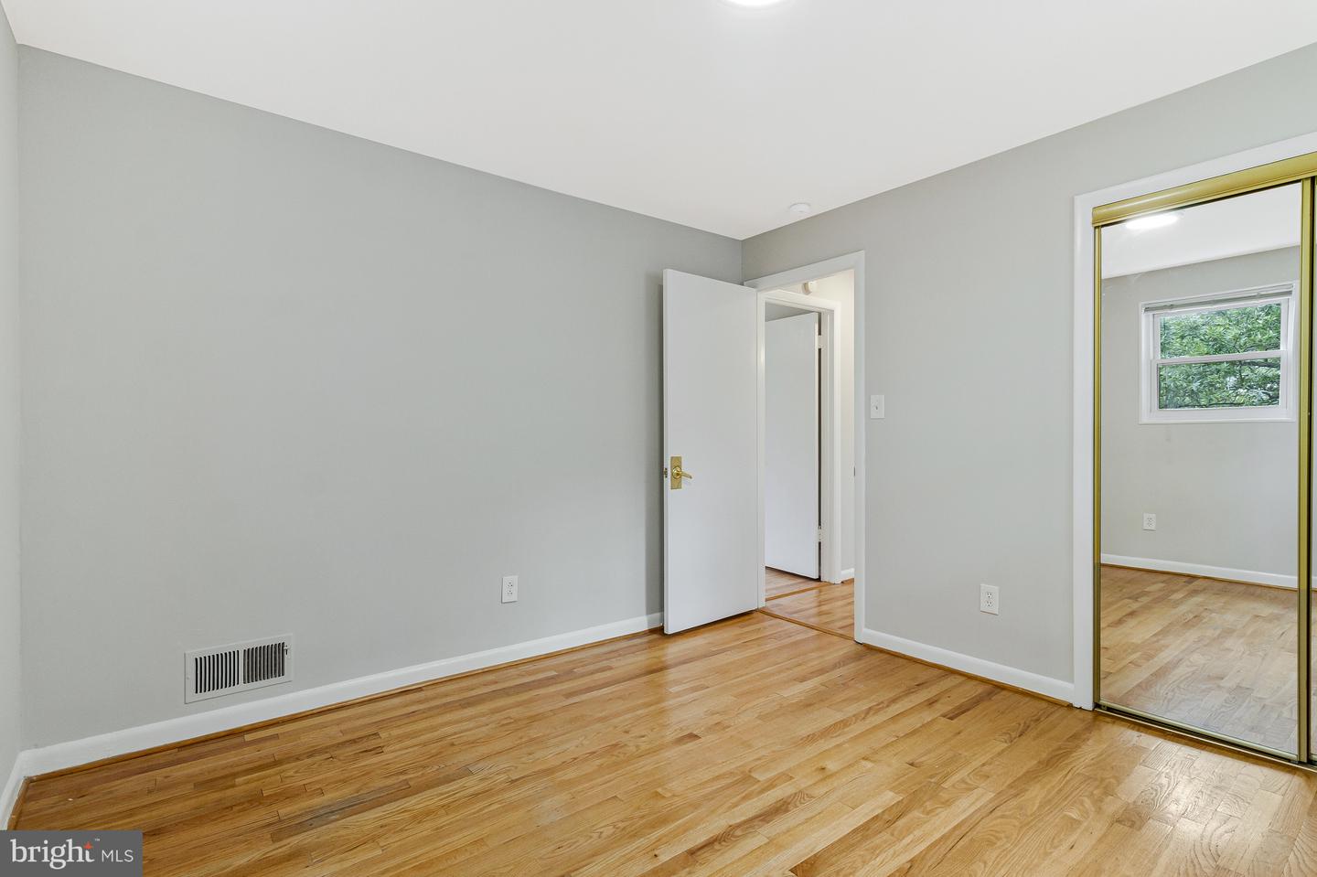 1138 N STAFFORD ST, ARLINGTON, Virginia 22201, 6 Bedrooms Bedrooms, ,3 BathroomsBathrooms,Residential,For sale,1138 N STAFFORD ST,VAAR2064788 MLS # VAAR2064788