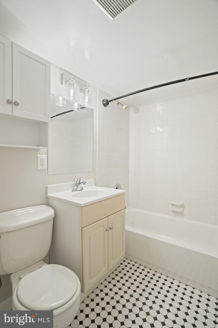 1138 N STAFFORD ST, ARLINGTON, Virginia 22201, 6 Bedrooms Bedrooms, ,3 BathroomsBathrooms,Residential,For sale,1138 N STAFFORD ST,VAAR2064788 MLS # VAAR2064788