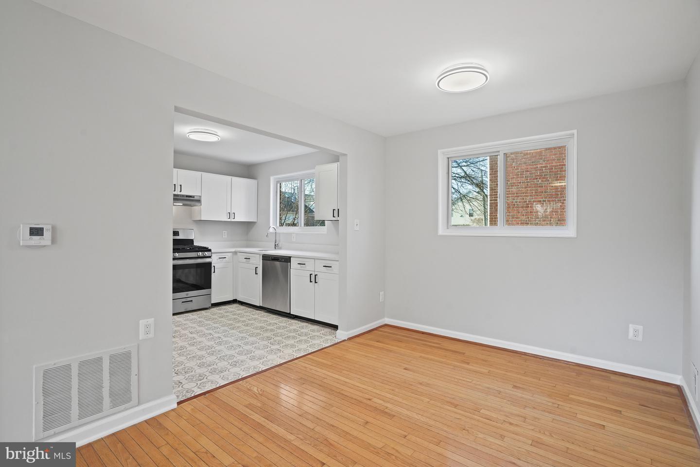 1138 N STAFFORD ST, ARLINGTON, Virginia 22201, 6 Bedrooms Bedrooms, ,3 BathroomsBathrooms,Residential,For sale,1138 N STAFFORD ST,VAAR2064788 MLS # VAAR2064788
