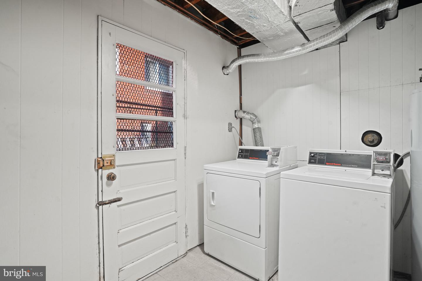 1138 N STAFFORD ST, ARLINGTON, Virginia 22201, 6 Bedrooms Bedrooms, ,3 BathroomsBathrooms,Residential,For sale,1138 N STAFFORD ST,VAAR2064788 MLS # VAAR2064788