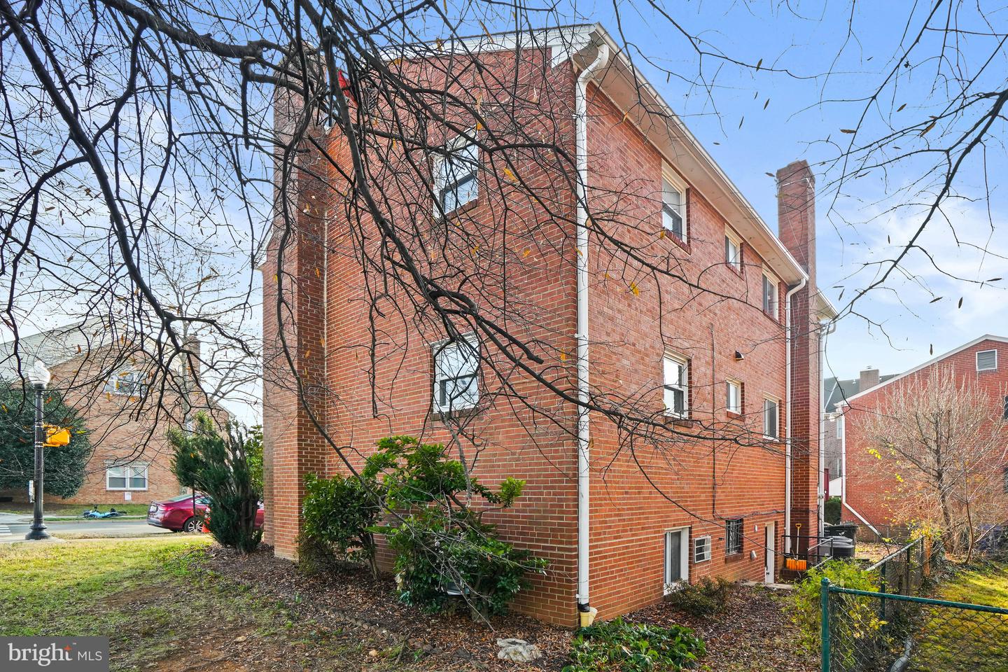 1138 N STAFFORD ST, ARLINGTON, Virginia 22201, 6 Bedrooms Bedrooms, ,3 BathroomsBathrooms,Residential,For sale,1138 N STAFFORD ST,VAAR2064788 MLS # VAAR2064788
