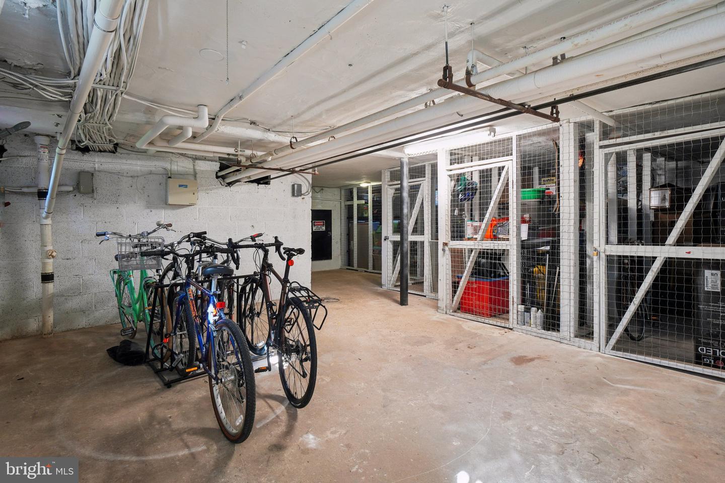 6610 10TH ST #A2, ALEXANDRIA, Virginia 22307, 2 Bedrooms Bedrooms, ,1 BathroomBathrooms,Residential,For sale,6610 10TH ST #A2,VAFX2247310 MLS # VAFX2247310