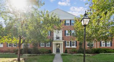 6610 10TH ST #A2, ALEXANDRIA, Virginia 22307, 2 Bedrooms Bedrooms, ,1 BathroomBathrooms,Residential,For sale,6610 10TH ST #A2,VAFX2247310 MLS # VAFX2247310