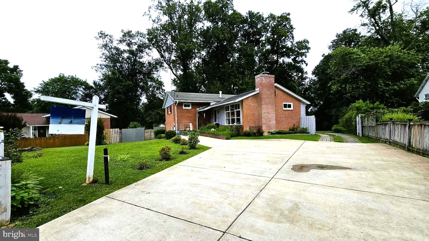 4753 POMPONIO PL, ANNANDALE, Virginia 22003, 4 Bedrooms Bedrooms, ,3 BathroomsBathrooms,Residential,For sale,4753 POMPONIO PL,VAFX2249470 MLS # VAFX2249470