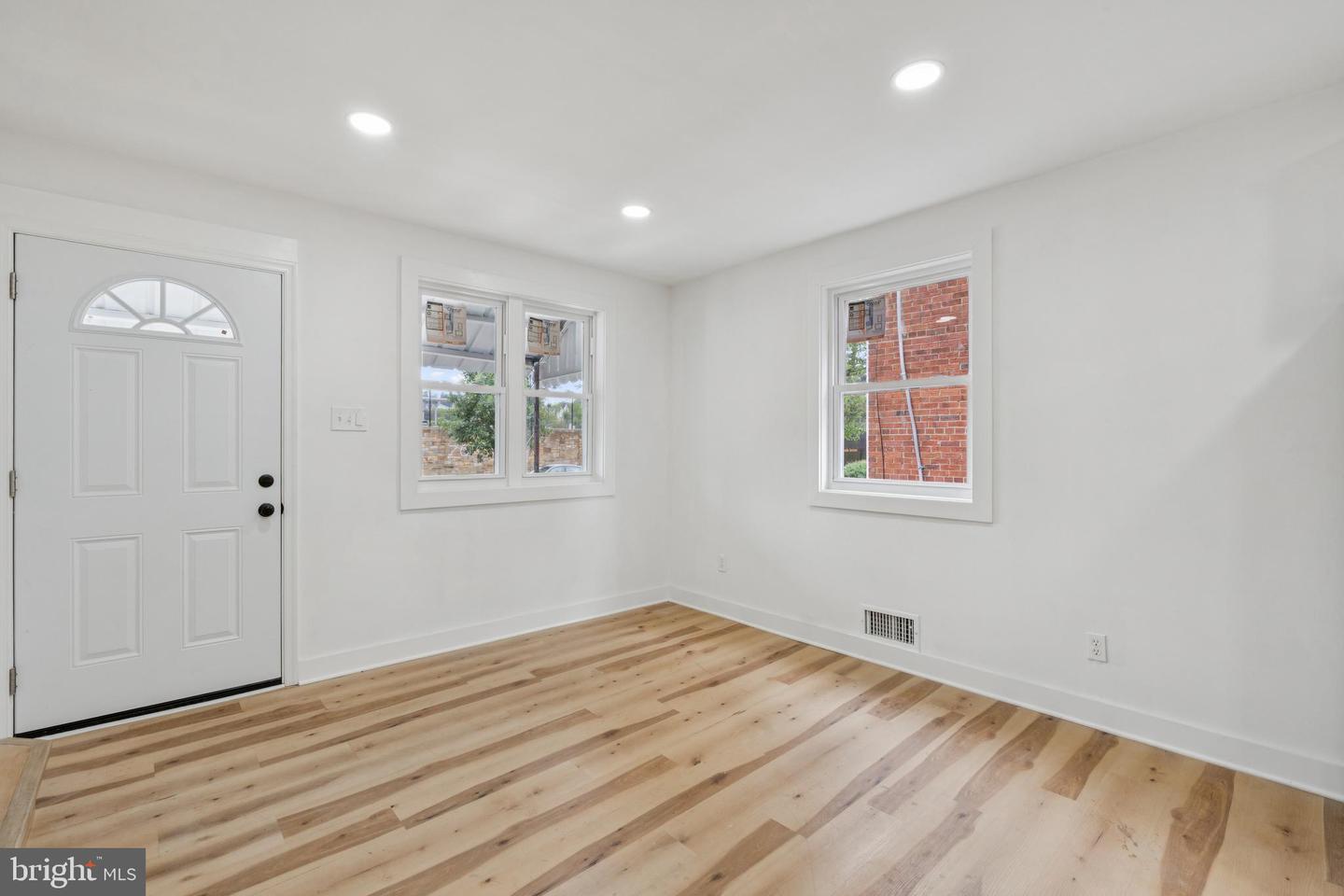 24 55TH ST NE, WASHINGTON, District Of Columbia 20019, 2 Bedrooms Bedrooms, ,1 BathroomBathrooms,Residential,For sale,24 55TH ST NE,DCDC2212854 MLS # DCDC2212854
