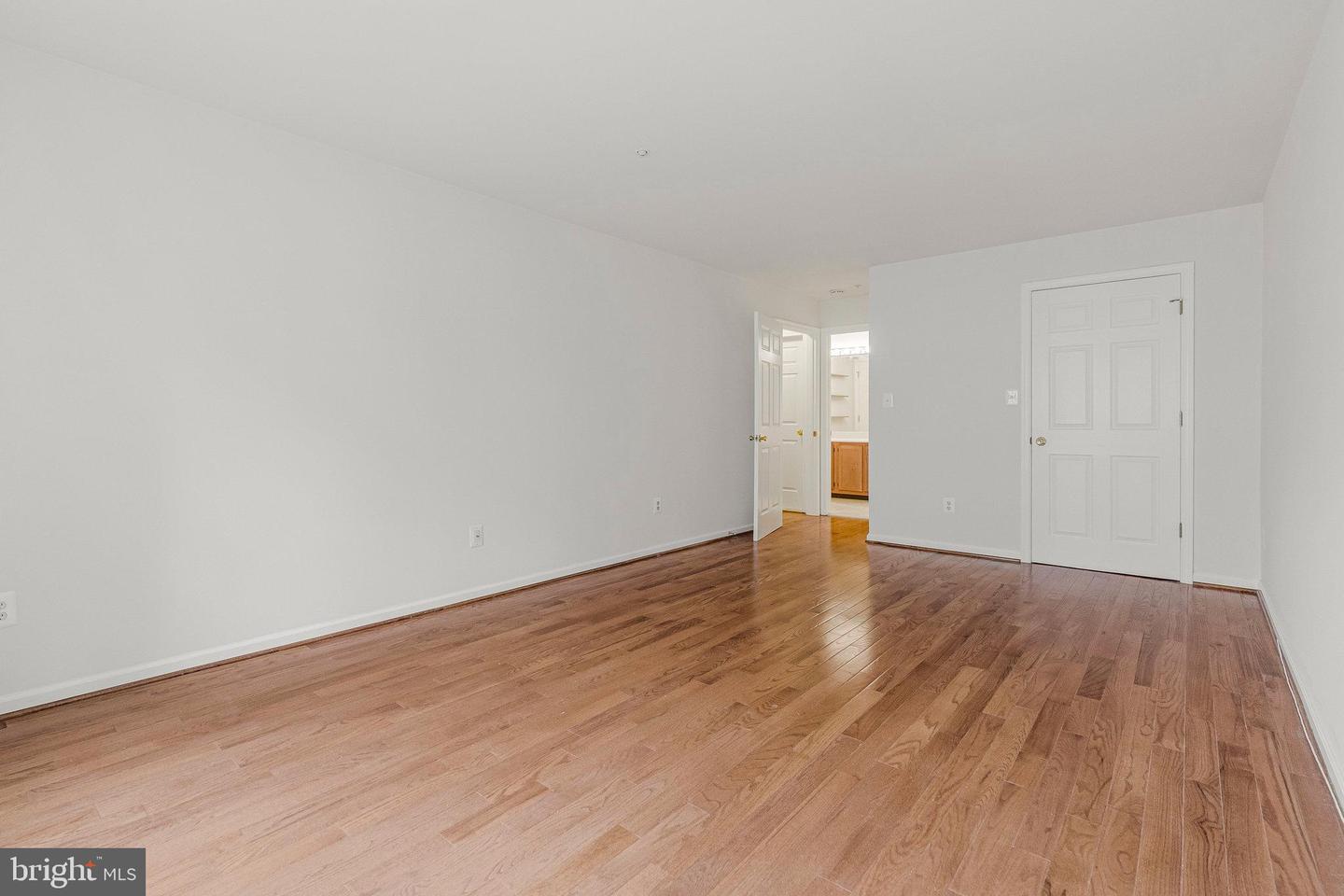 20395 BRIGHTCREST TER, ASHBURN, Virginia 20147, 2 Bedrooms Bedrooms, ,2 BathroomsBathrooms,Residential,For sale,20395 BRIGHTCREST TER,VALO2104370 MLS # VALO2104370