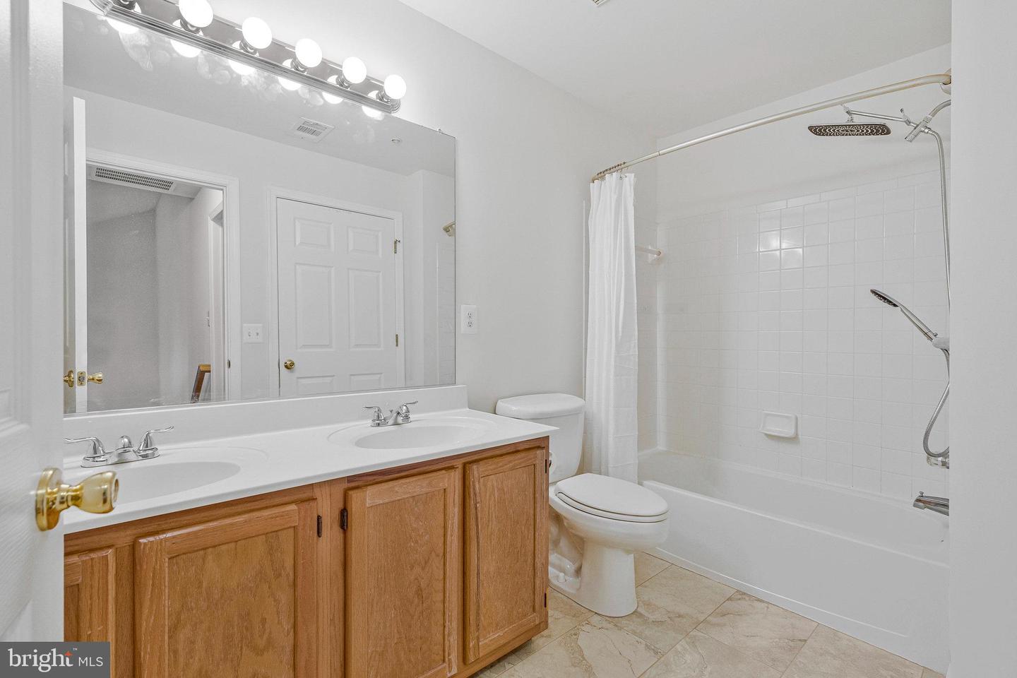 20395 BRIGHTCREST TER, ASHBURN, Virginia 20147, 2 Bedrooms Bedrooms, ,2 BathroomsBathrooms,Residential,For sale,20395 BRIGHTCREST TER,VALO2104370 MLS # VALO2104370