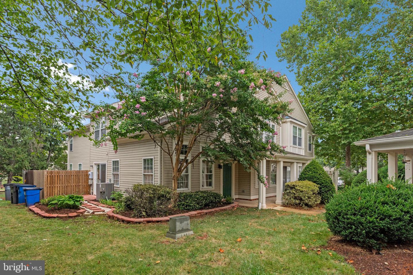 20395 BRIGHTCREST TER, ASHBURN, Virginia 20147, 2 Bedrooms Bedrooms, ,2 BathroomsBathrooms,Residential,For sale,20395 BRIGHTCREST TER,VALO2104370 MLS # VALO2104370
