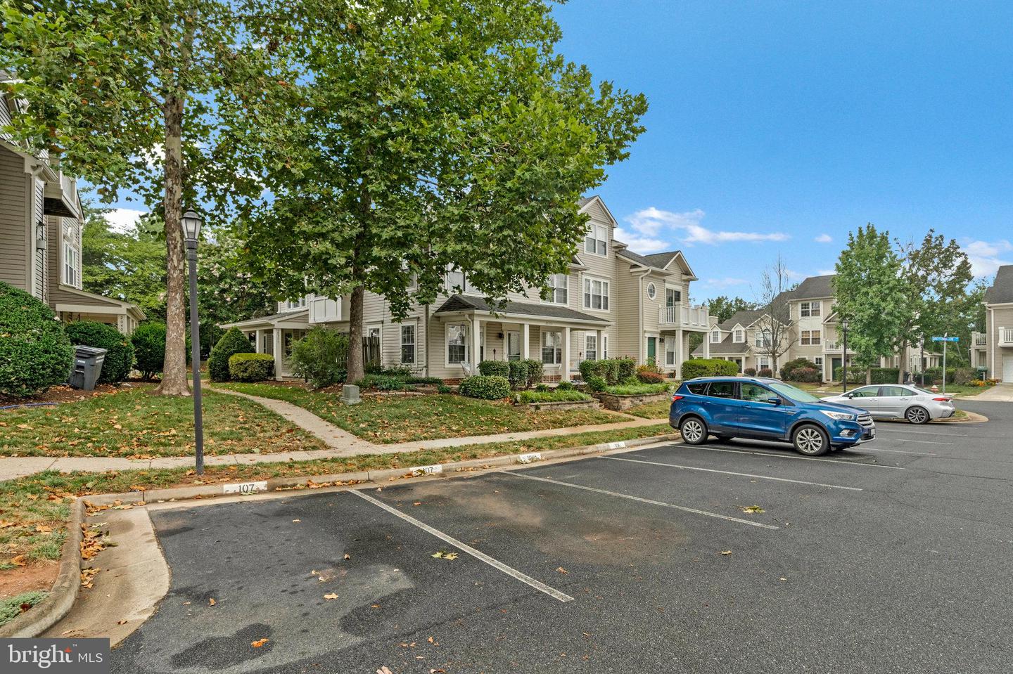 20395 BRIGHTCREST TER, ASHBURN, Virginia 20147, 2 Bedrooms Bedrooms, ,2 BathroomsBathrooms,Residential,For sale,20395 BRIGHTCREST TER,VALO2104370 MLS # VALO2104370