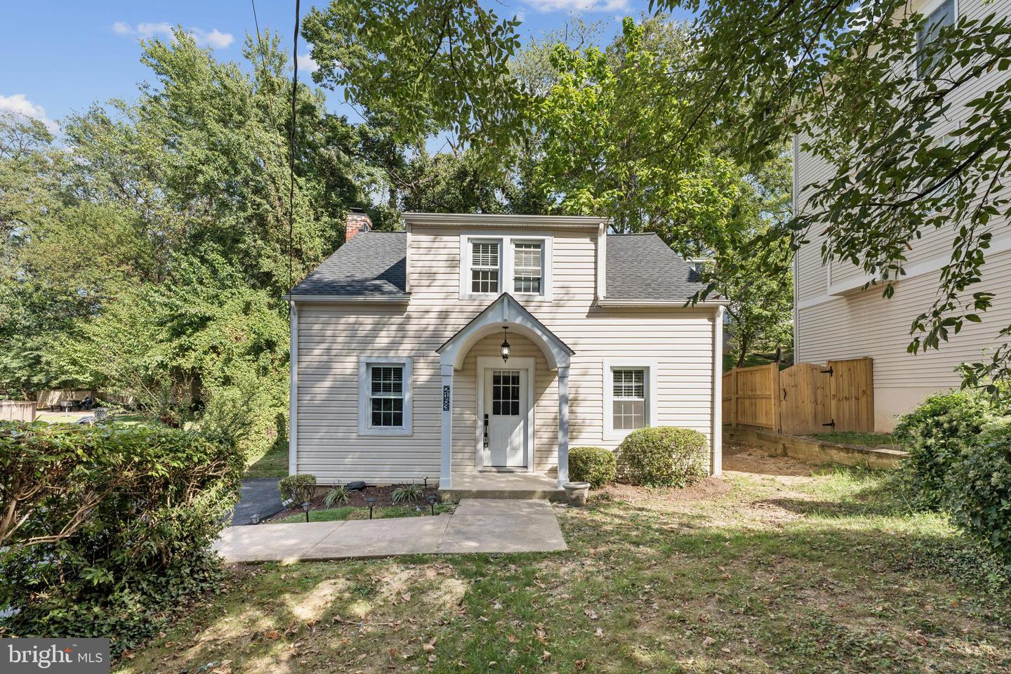 2153 N TAYLOR ST, ARLINGTON, Virginia 22207, 4 Bedrooms Bedrooms, ,2 BathroomsBathrooms,Residential,For sale,2153 N TAYLOR ST,VAAR2062438 MLS # VAAR2062438