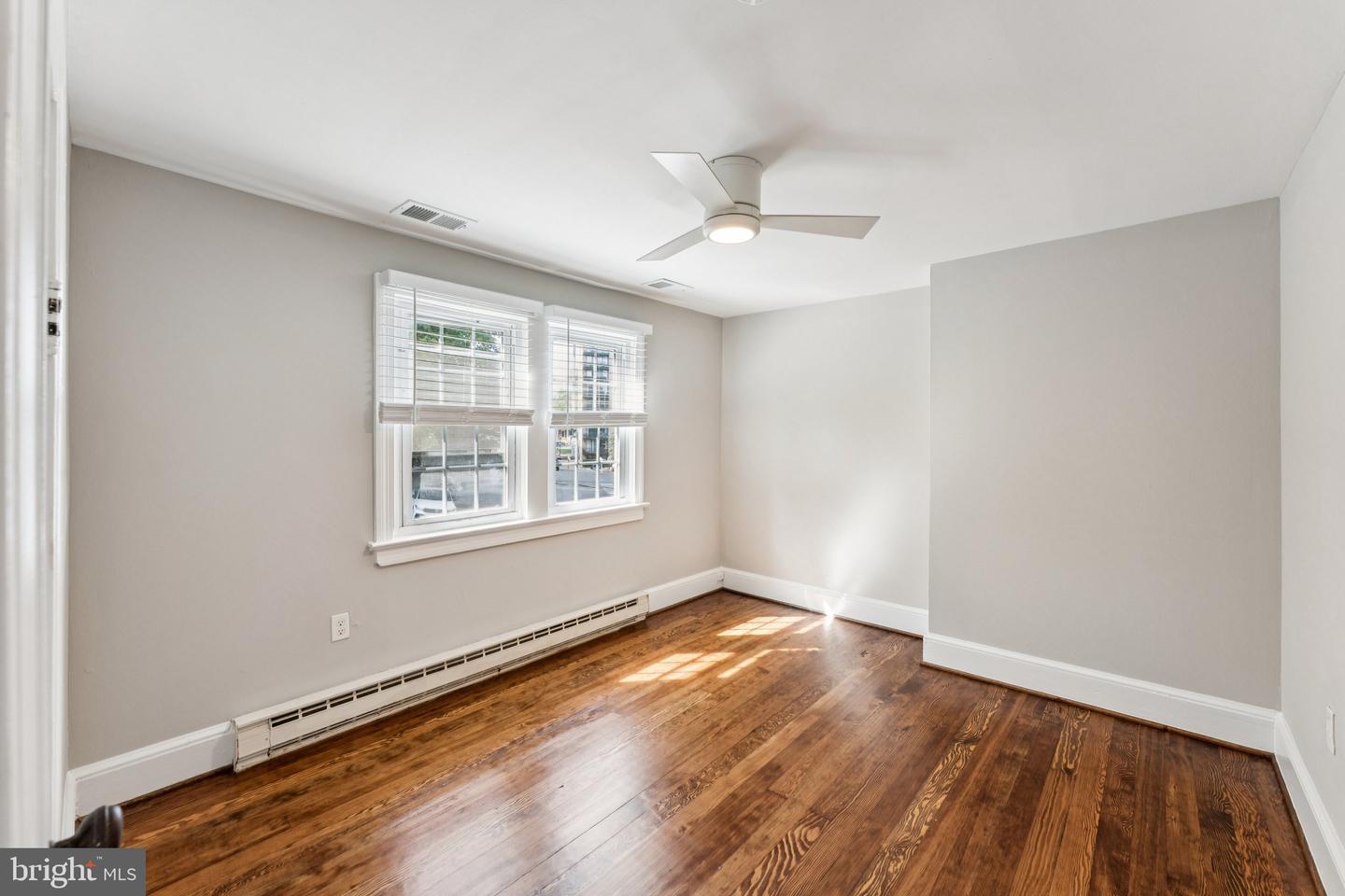 2153 N TAYLOR ST, ARLINGTON, Virginia 22207, 4 Bedrooms Bedrooms, ,2 BathroomsBathrooms,Residential,For sale,2153 N TAYLOR ST,VAAR2062438 MLS # VAAR2062438