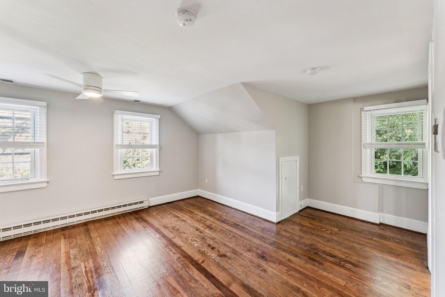 2153 N TAYLOR ST, ARLINGTON, Virginia 22207, 4 Bedrooms Bedrooms, ,2 BathroomsBathrooms,Residential,For sale,2153 N TAYLOR ST,VAAR2062438 MLS # VAAR2062438