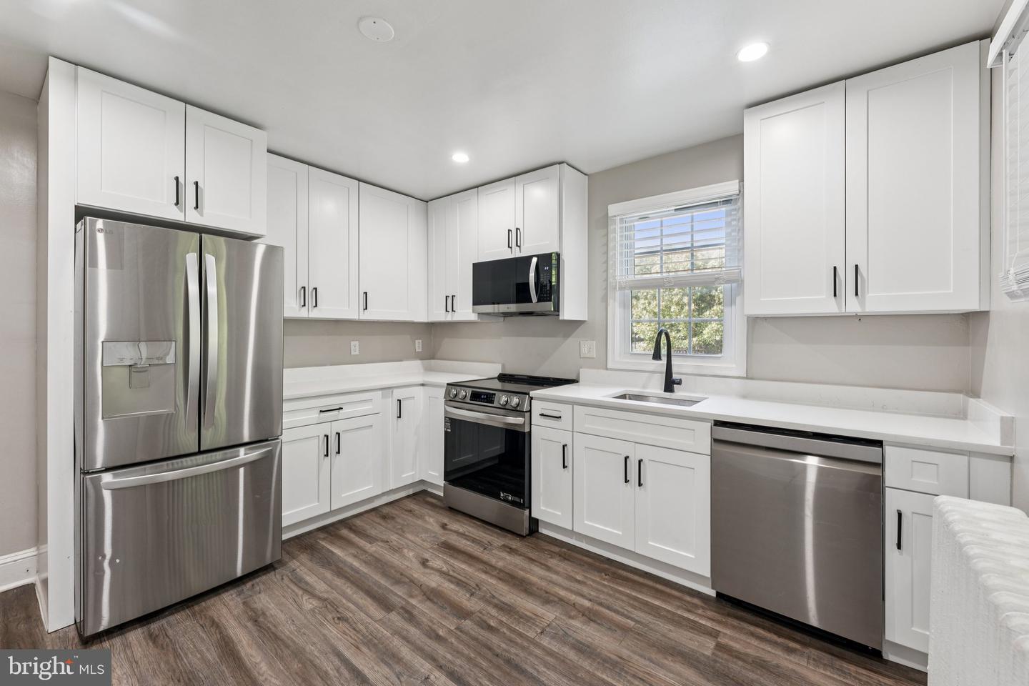 2153 N TAYLOR ST, ARLINGTON, Virginia 22207, 4 Bedrooms Bedrooms, ,2 BathroomsBathrooms,Residential,For sale,2153 N TAYLOR ST,VAAR2062438 MLS # VAAR2062438
