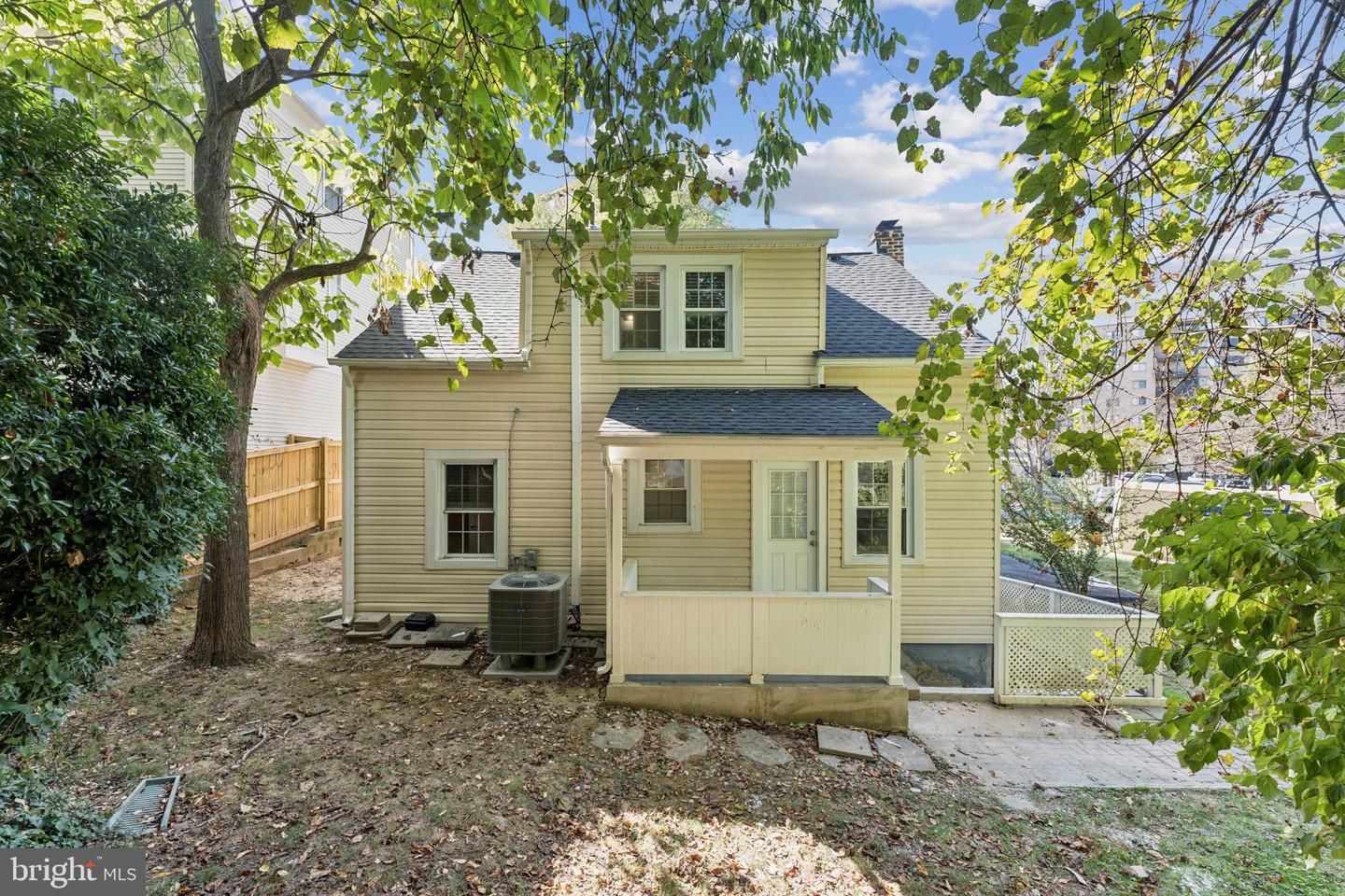 2153 N TAYLOR ST, ARLINGTON, Virginia 22207, 4 Bedrooms Bedrooms, ,2 BathroomsBathrooms,Residential,For sale,2153 N TAYLOR ST,VAAR2062438 MLS # VAAR2062438