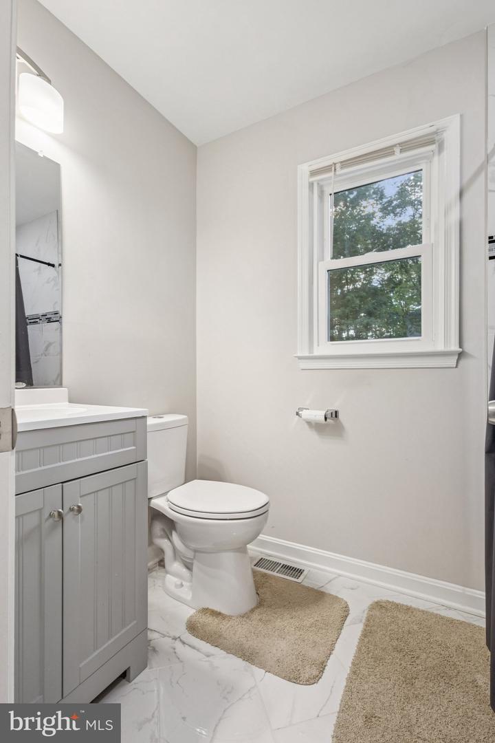 11 ROSEWOOD ST, FREDERICKSBURG, Virginia 22405, 4 Bedrooms Bedrooms, ,3 BathroomsBathrooms,Residential,For sale,11 ROSEWOOD ST,VAST2042038 MLS # VAST2042038