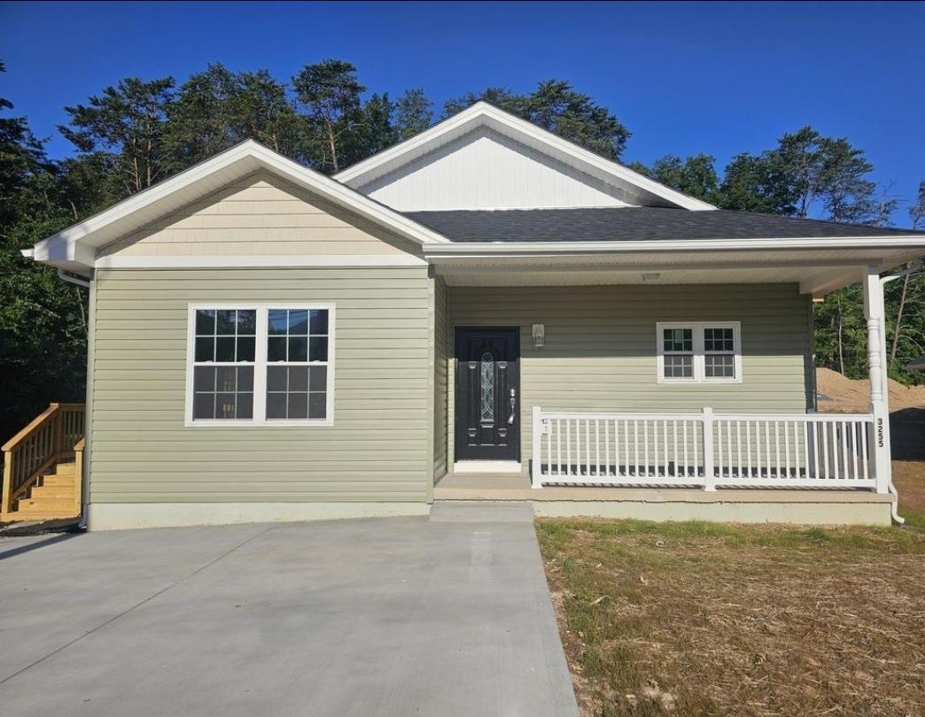 3255 CATALPA AVE, BUENA VISTA, Virginia 24416, 3 Bedrooms Bedrooms, ,2 BathroomsBathrooms,Residential,3255 CATALPA AVE,669889 MLS # 669889
