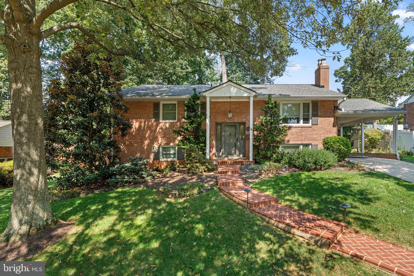 7426 TOWER ST, FALLS CHURCH, Virginia 22046, 4 Bedrooms Bedrooms, ,3 BathroomsBathrooms,Residential,For sale,7426 TOWER ST,VAFX2263222 MLS # VAFX2263222