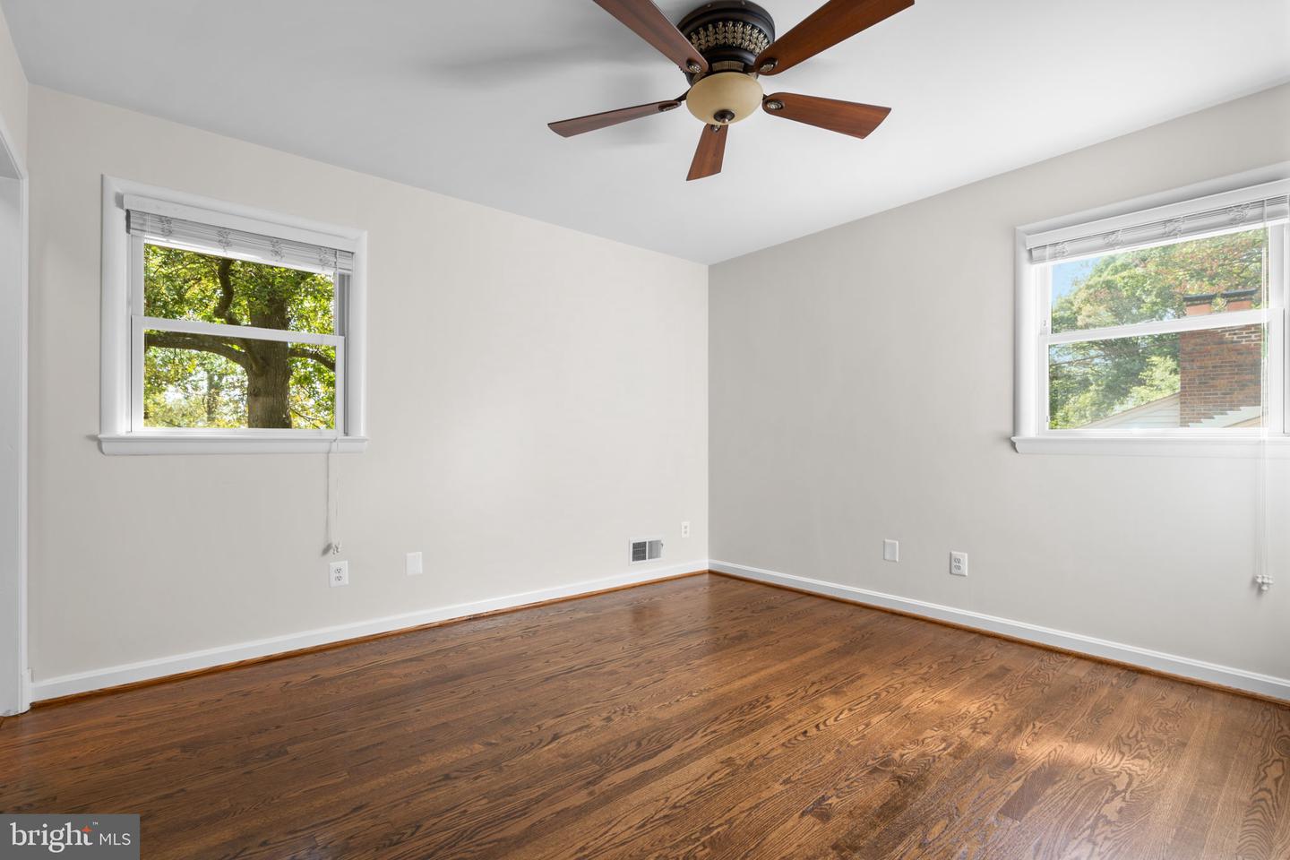 7426 TOWER ST, FALLS CHURCH, Virginia 22046, 4 Bedrooms Bedrooms, ,3 BathroomsBathrooms,Residential,For sale,7426 TOWER ST,VAFX2263222 MLS # VAFX2263222