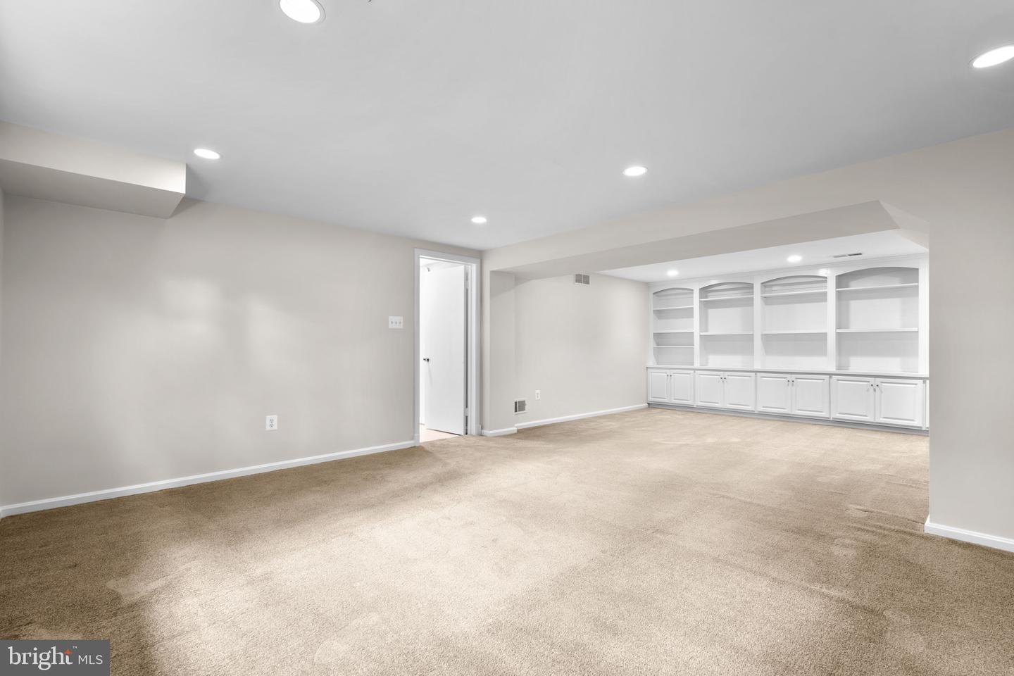 7426 TOWER ST, FALLS CHURCH, Virginia 22046, 4 Bedrooms Bedrooms, ,3 BathroomsBathrooms,Residential,For sale,7426 TOWER ST,VAFX2263222 MLS # VAFX2263222