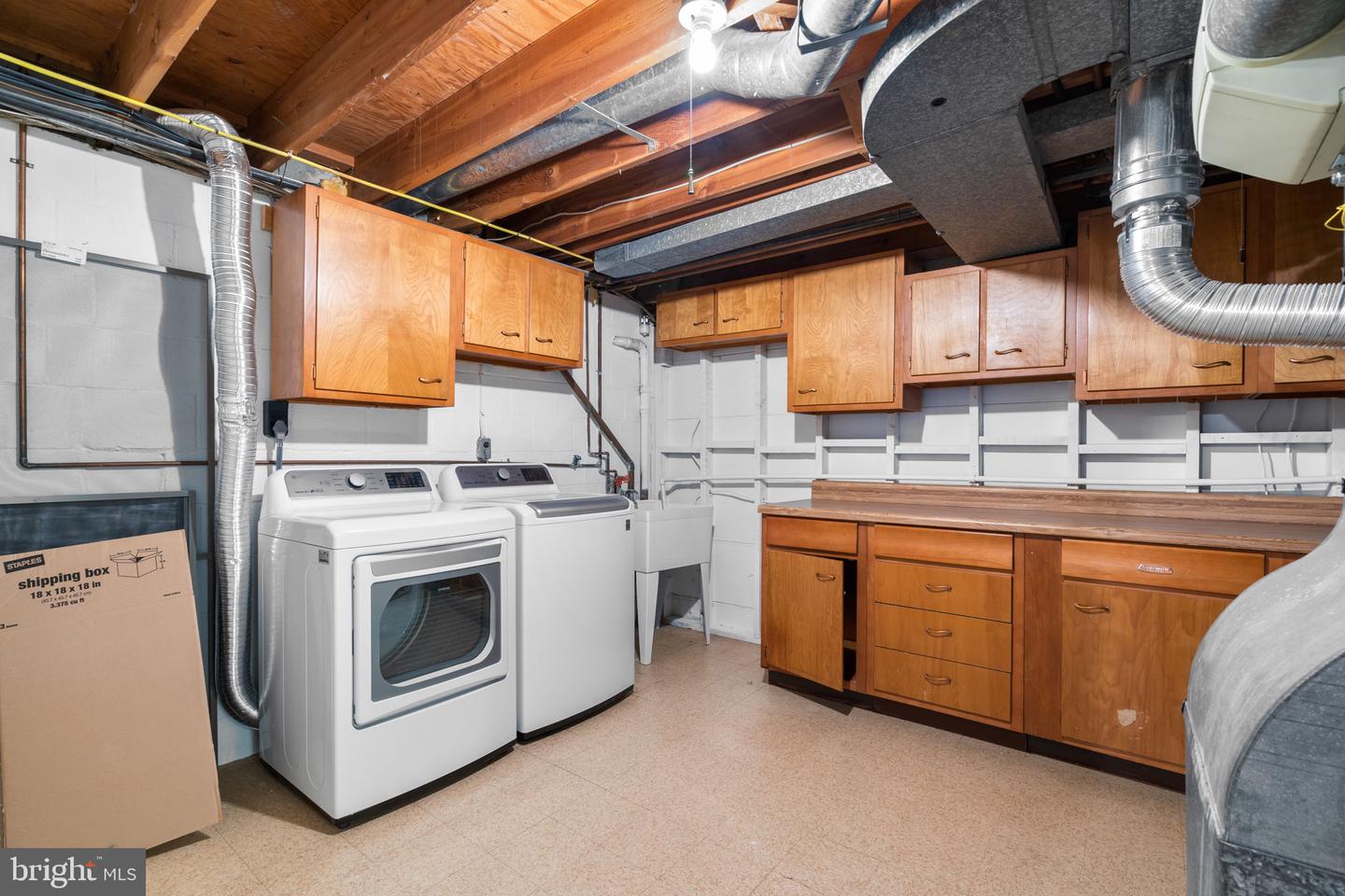 7426 TOWER ST, FALLS CHURCH, Virginia 22046, 4 Bedrooms Bedrooms, ,3 BathroomsBathrooms,Residential,For sale,7426 TOWER ST,VAFX2263222 MLS # VAFX2263222