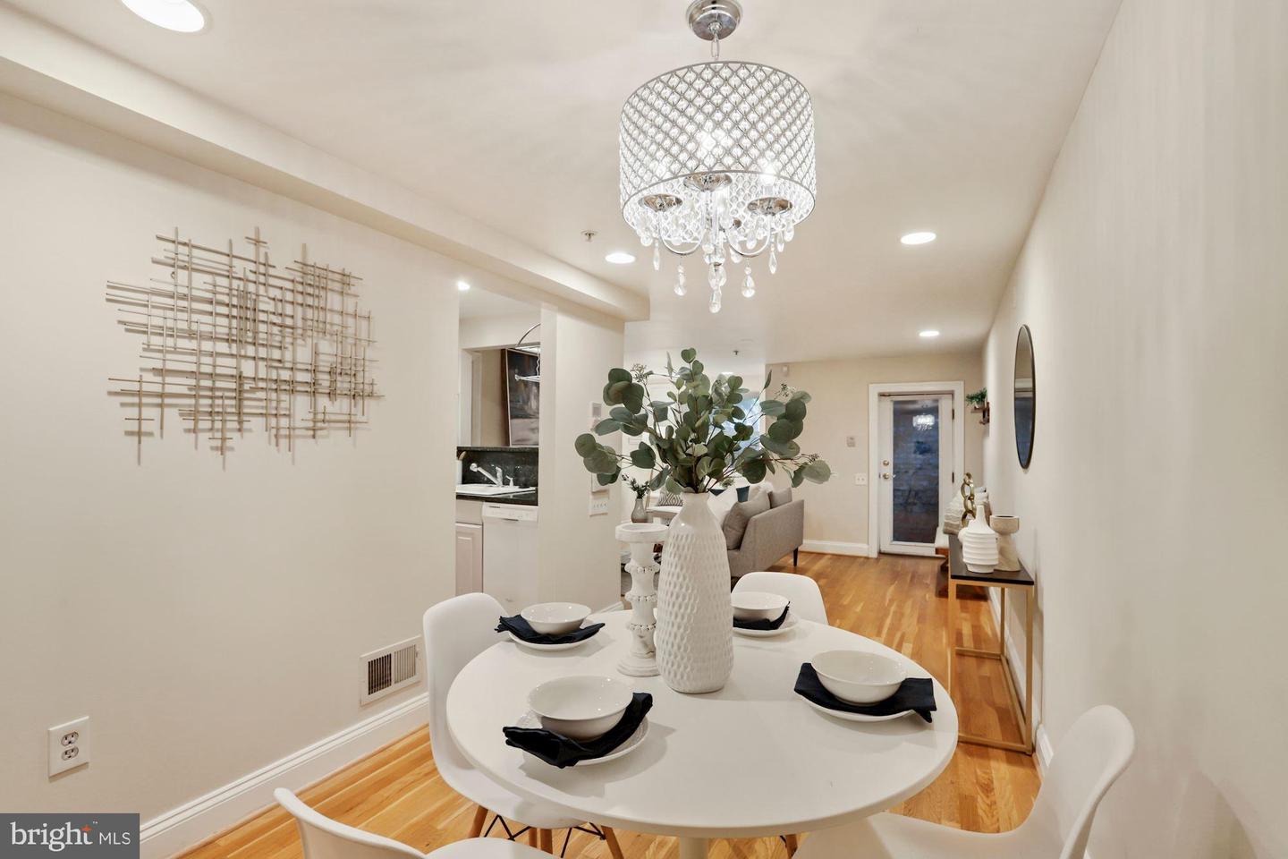 1713 18TH ST NW #B, WASHINGTON, District Of Columbia 20009, 2 Bedrooms Bedrooms, ,1 BathroomBathrooms,Residential,For sale,1713 18TH ST NW #B,DCDC2217372 MLS # DCDC2217372