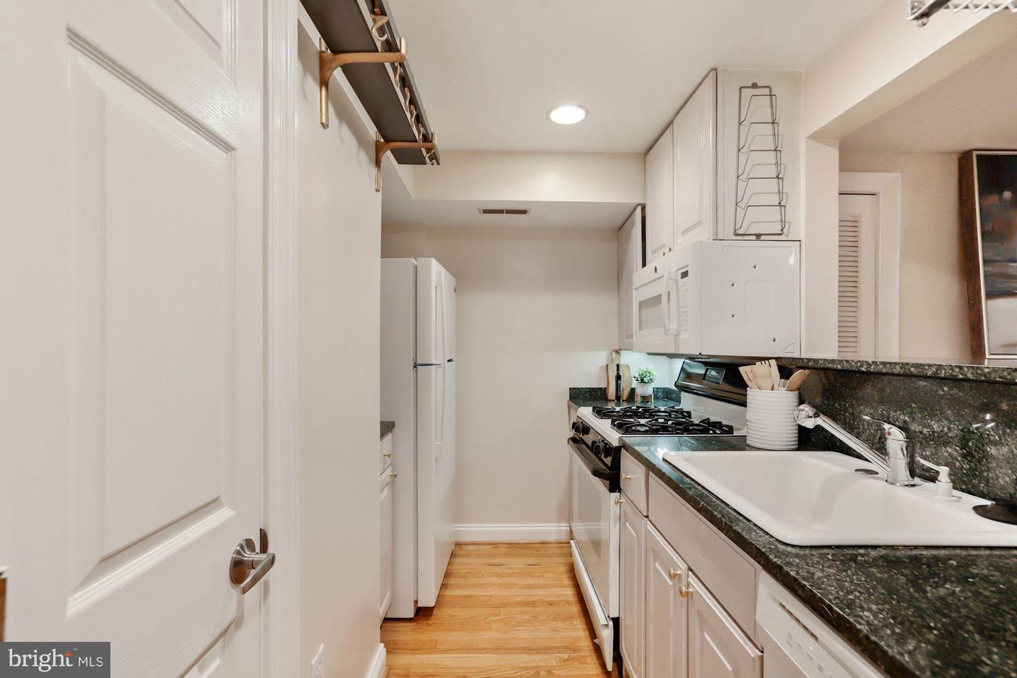 1713 18TH ST NW #B, WASHINGTON, District Of Columbia 20009, 2 Bedrooms Bedrooms, ,1 BathroomBathrooms,Residential,For sale,1713 18TH ST NW #B,DCDC2217372 MLS # DCDC2217372