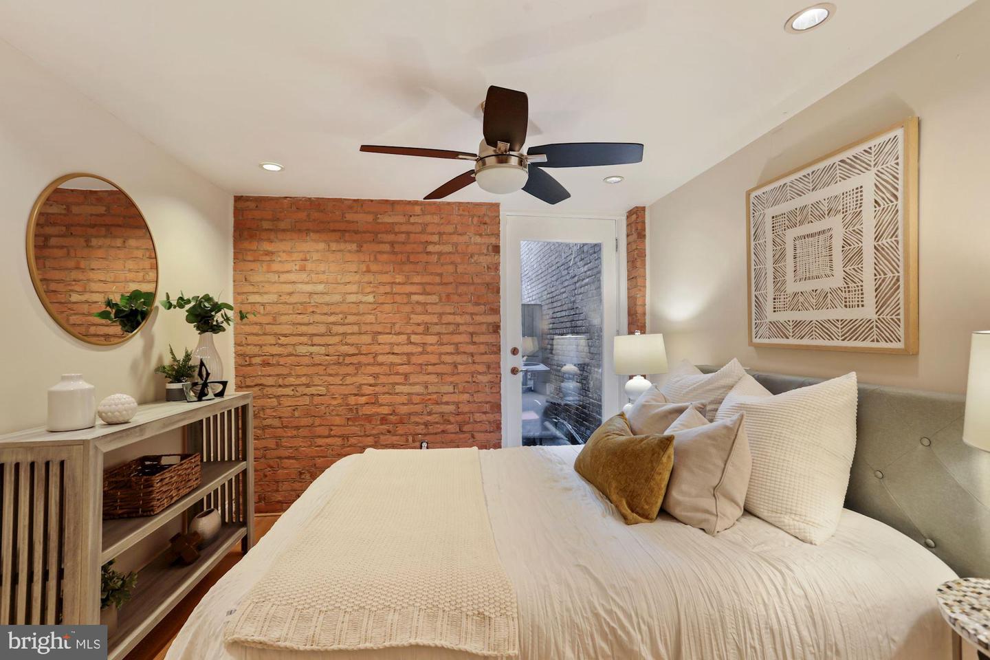 1713 18TH ST NW #B, WASHINGTON, District Of Columbia 20009, 2 Bedrooms Bedrooms, ,1 BathroomBathrooms,Residential,For sale,1713 18TH ST NW #B,DCDC2217372 MLS # DCDC2217372