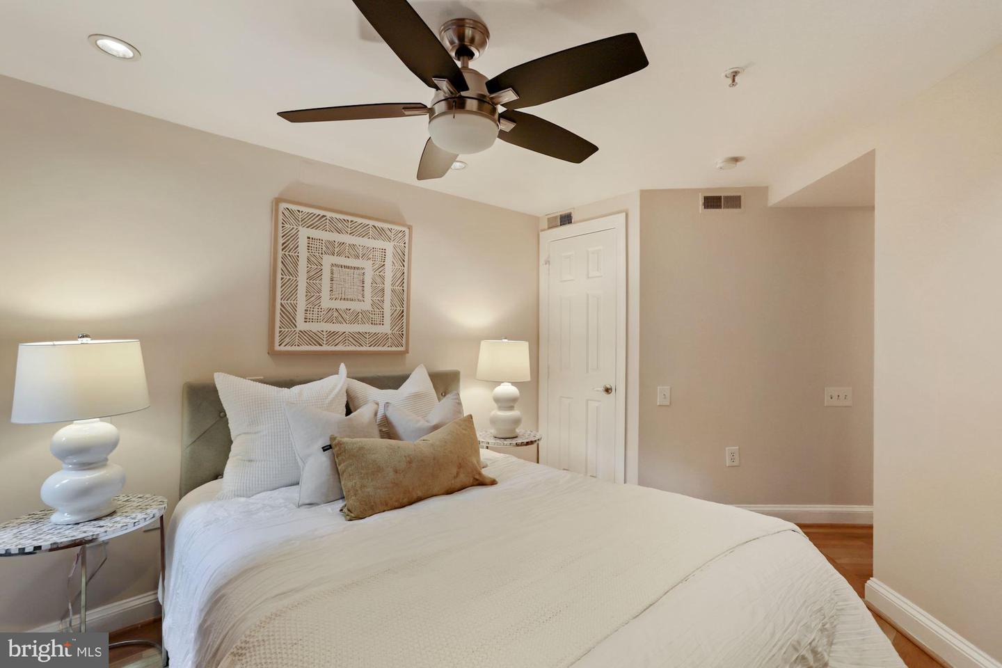 1713 18TH ST NW #B, WASHINGTON, District Of Columbia 20009, 2 Bedrooms Bedrooms, ,1 BathroomBathrooms,Residential,For sale,1713 18TH ST NW #B,DCDC2217372 MLS # DCDC2217372