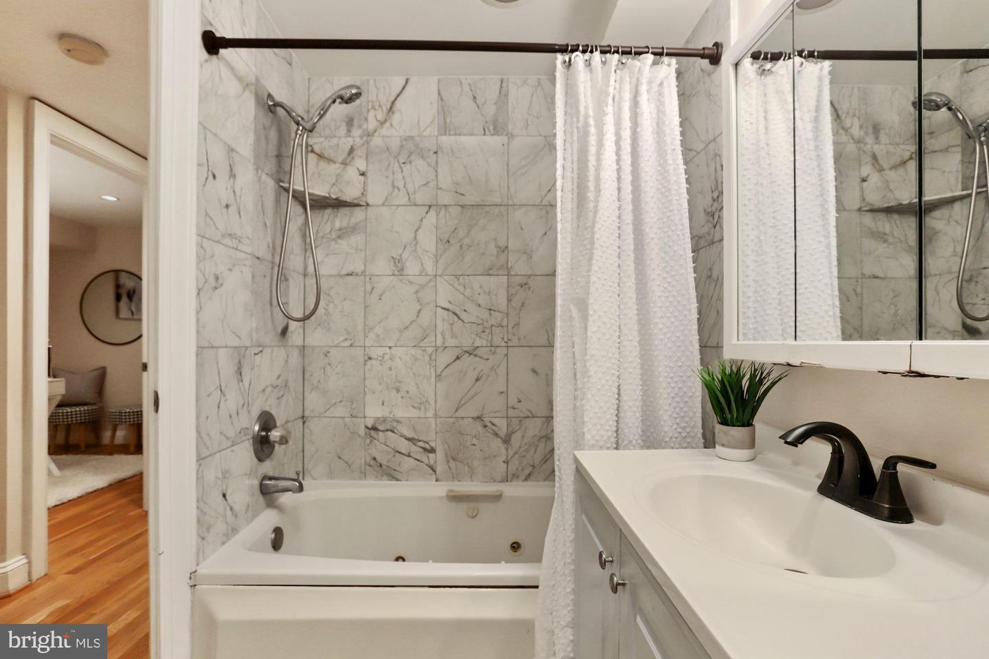 1713 18TH ST NW #B, WASHINGTON, District Of Columbia 20009, 2 Bedrooms Bedrooms, ,1 BathroomBathrooms,Residential,For sale,1713 18TH ST NW #B,DCDC2217372 MLS # DCDC2217372