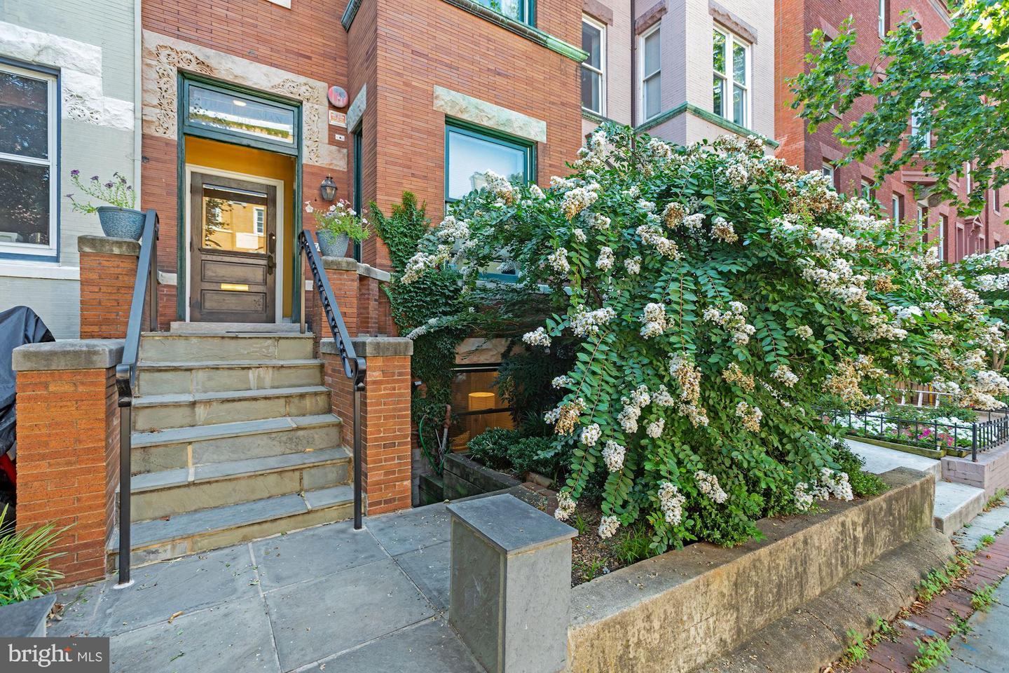 1713 18TH ST NW #B, WASHINGTON, District Of Columbia 20009, 2 Bedrooms Bedrooms, ,1 BathroomBathrooms,Residential,For sale,1713 18TH ST NW #B,DCDC2217372 MLS # DCDC2217372