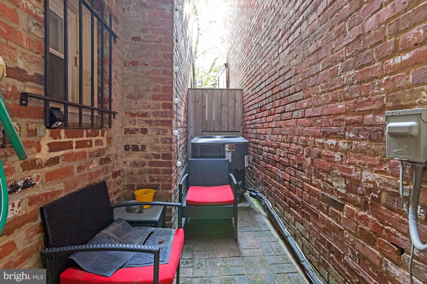1713 18TH ST NW #B, WASHINGTON, District Of Columbia 20009, 2 Bedrooms Bedrooms, ,1 BathroomBathrooms,Residential,For sale,1713 18TH ST NW #B,DCDC2217372 MLS # DCDC2217372